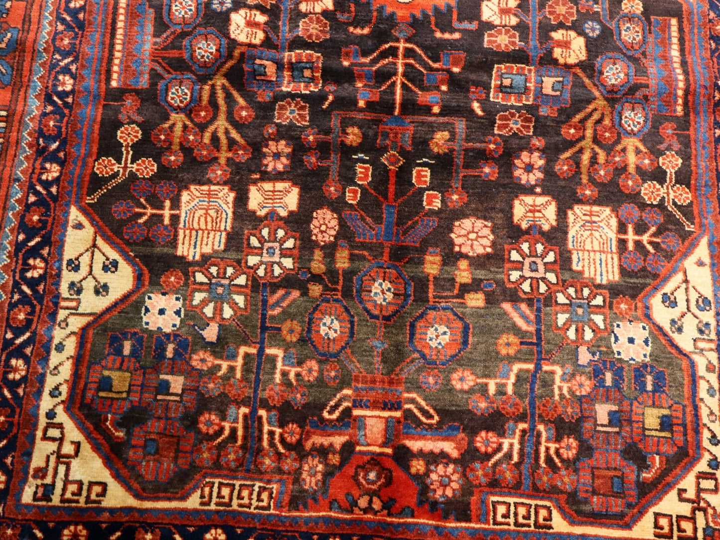 Persian Nahavand Rug | 5' 5” x 9' 7" - Velora Luxury Fashion