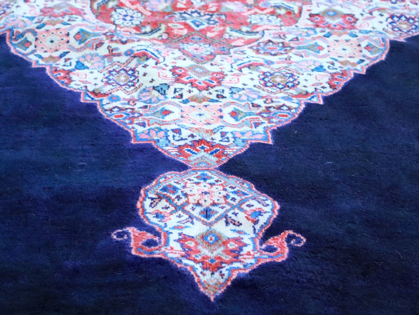 Persian Sarouk Rug | 7' 9" x 11' - Velora Luxury Fashion