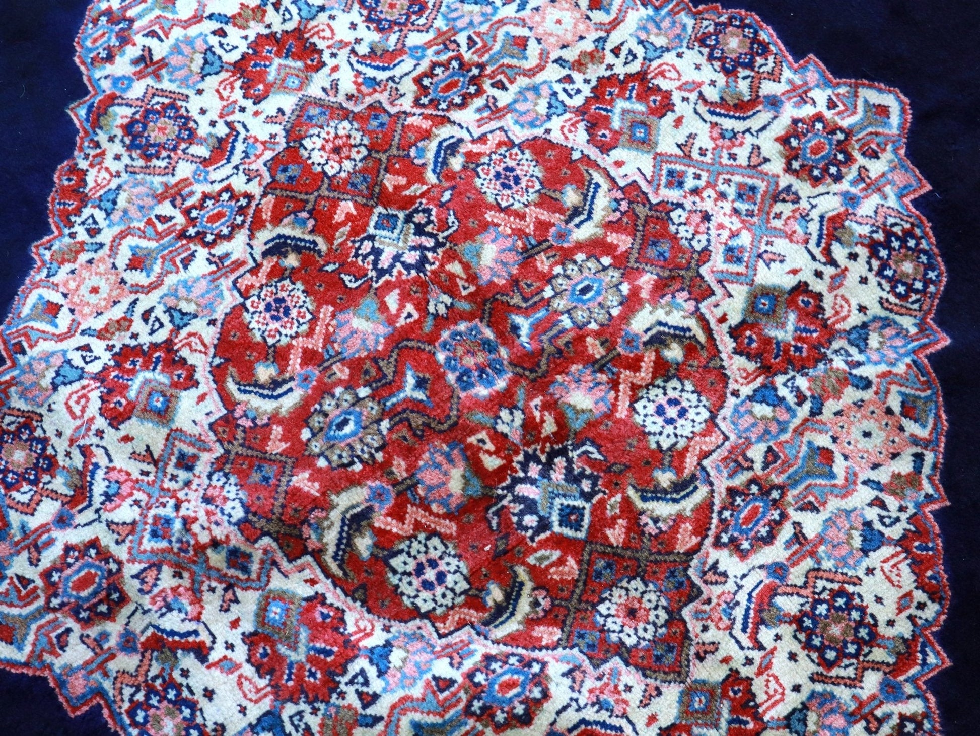 Persian Sarouk Rug | 7' 9" x 11' - Velora Luxury Fashion