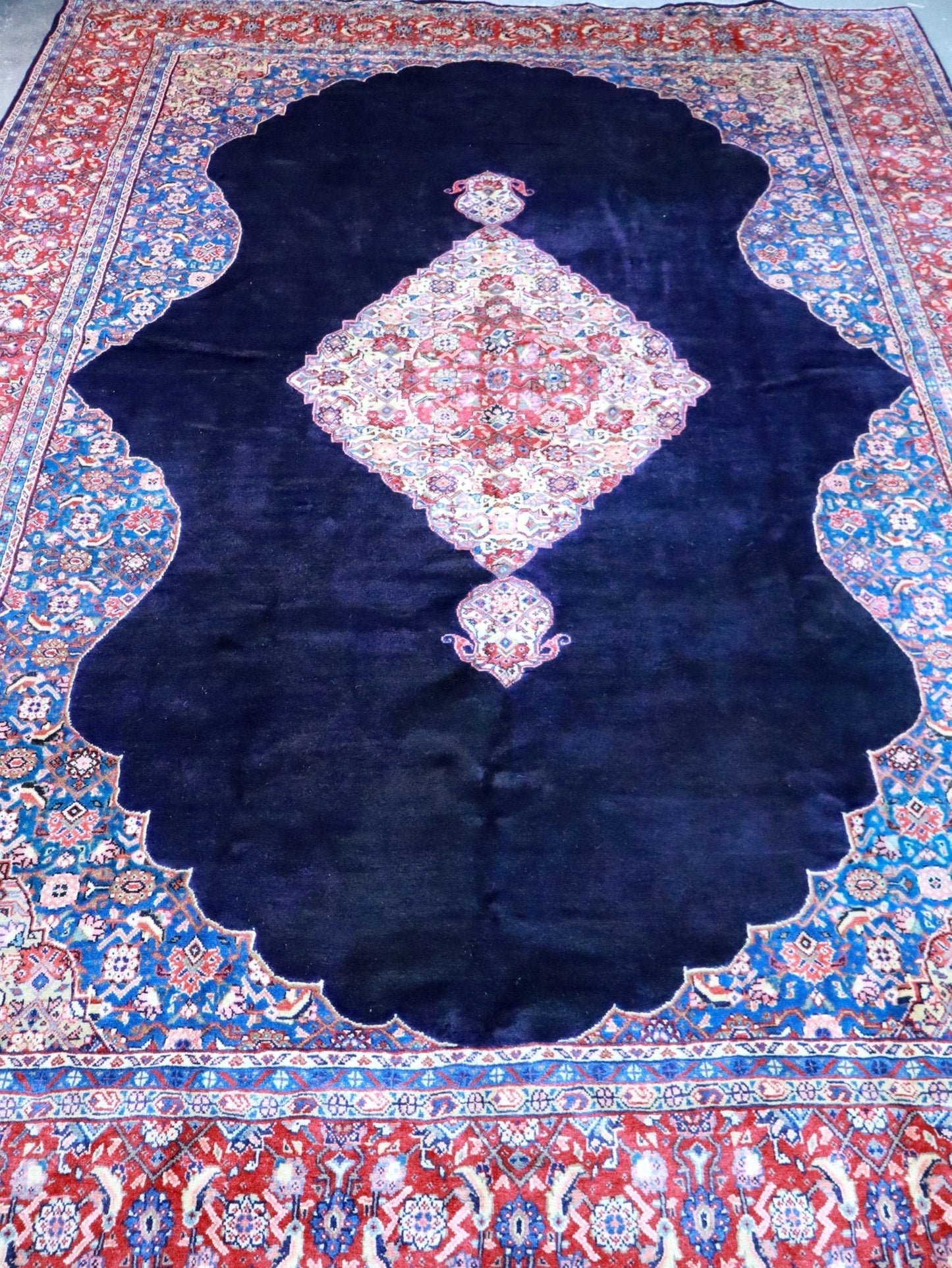 Persian Sarouk Rug | 7' 9" x 11' - Velora Luxury Fashion