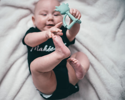 Petite vache de dentition - Velora Luxury Fashion