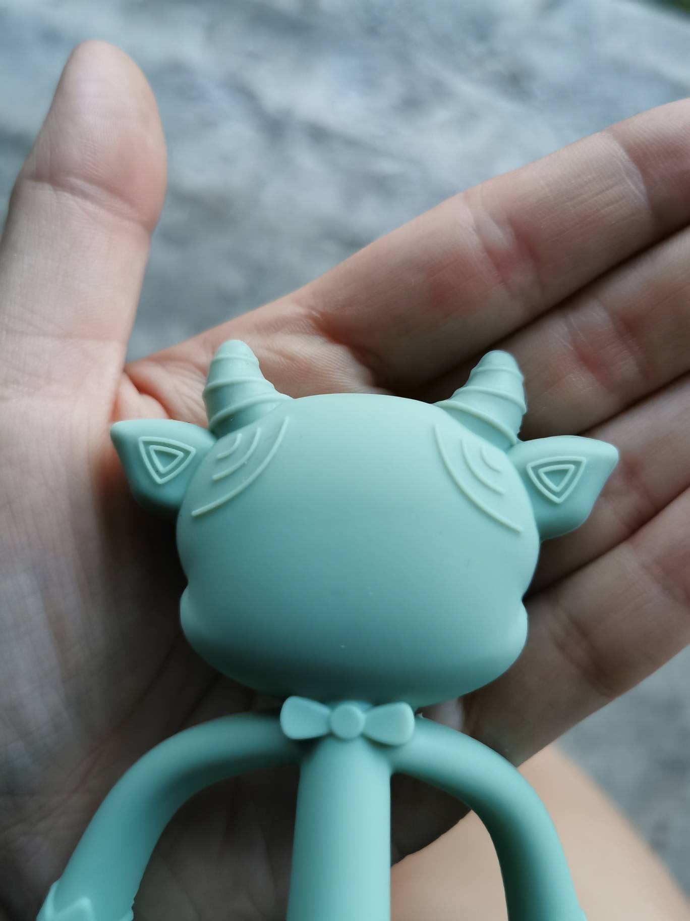 Petite vache de dentition - Velora Luxury Fashion