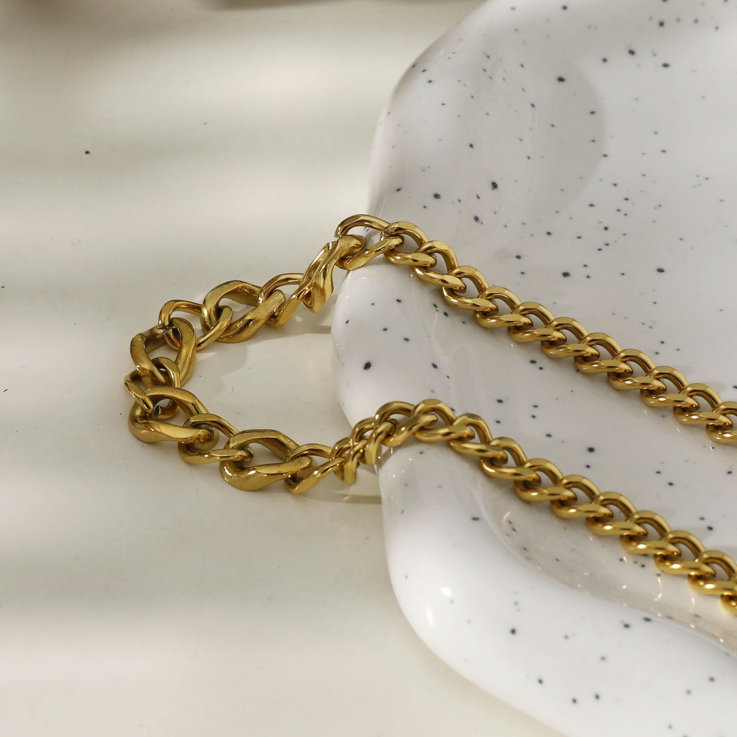 ROUEN Zirconia Embedded Cuban Chain Statement Necklace - Velora Luxury Fashion