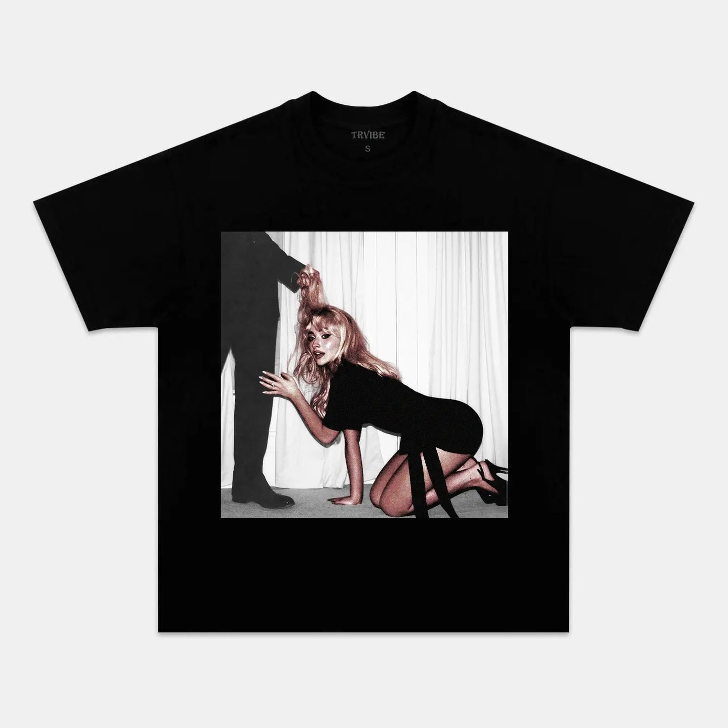 Sabrina Carpenter: Music Icon Tee V15 - Velora