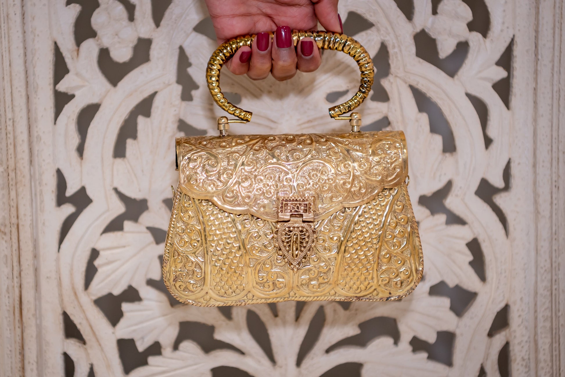 SAYA Golden Clutch - Velora Luxury Fashion