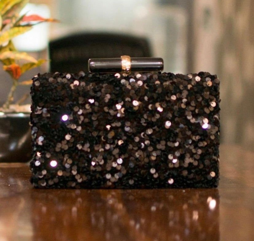 SHINE in BLACK - Velora Luxury Fashion