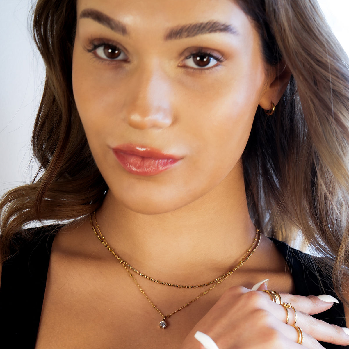 SKAGWAY: Minimalist Twisted Textures Chain Necklace in Gold - Velora Luxury Fashion