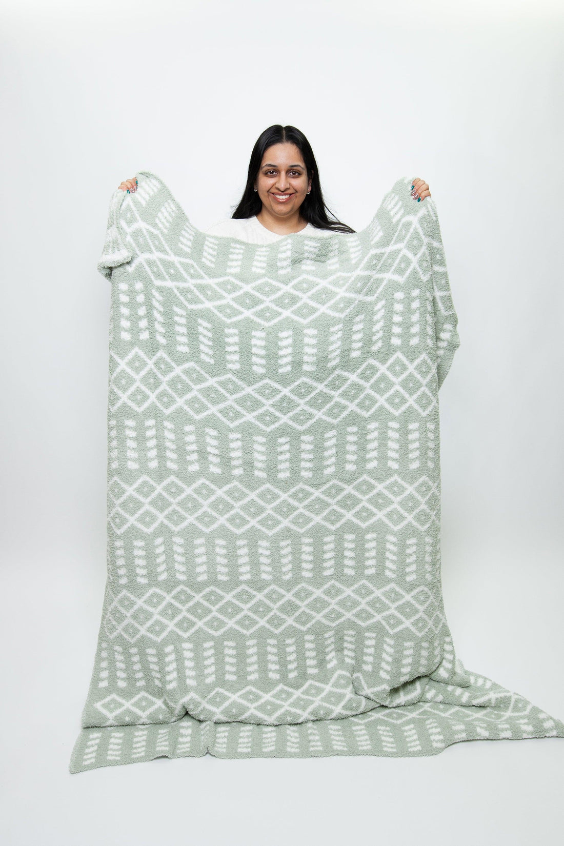 Desert Sage & White Diamond Point Print Extended Throw