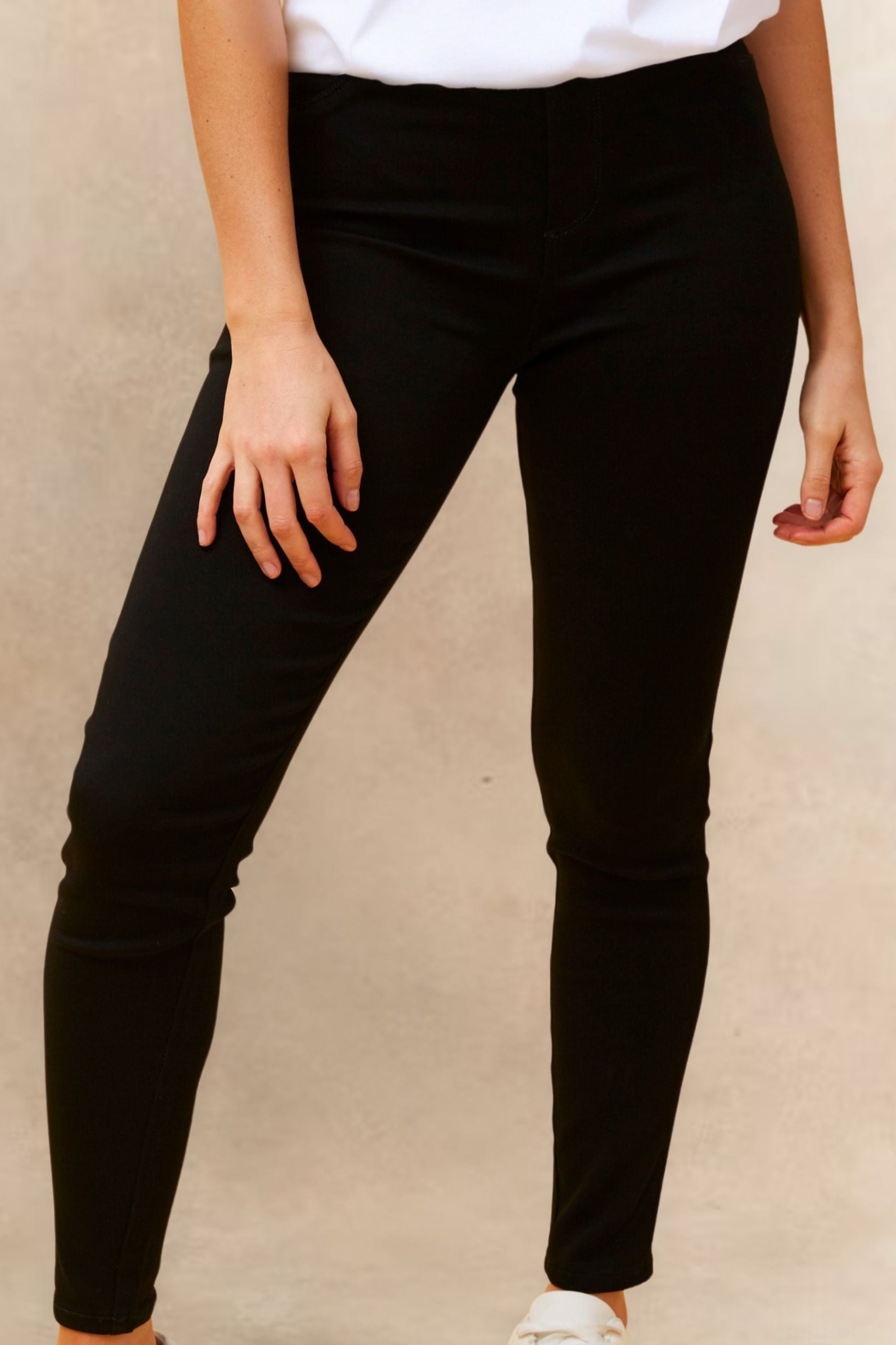 Sandra Black Stretch Skinny Pants Pull-On Jegging Style - Velora Luxury Fashion