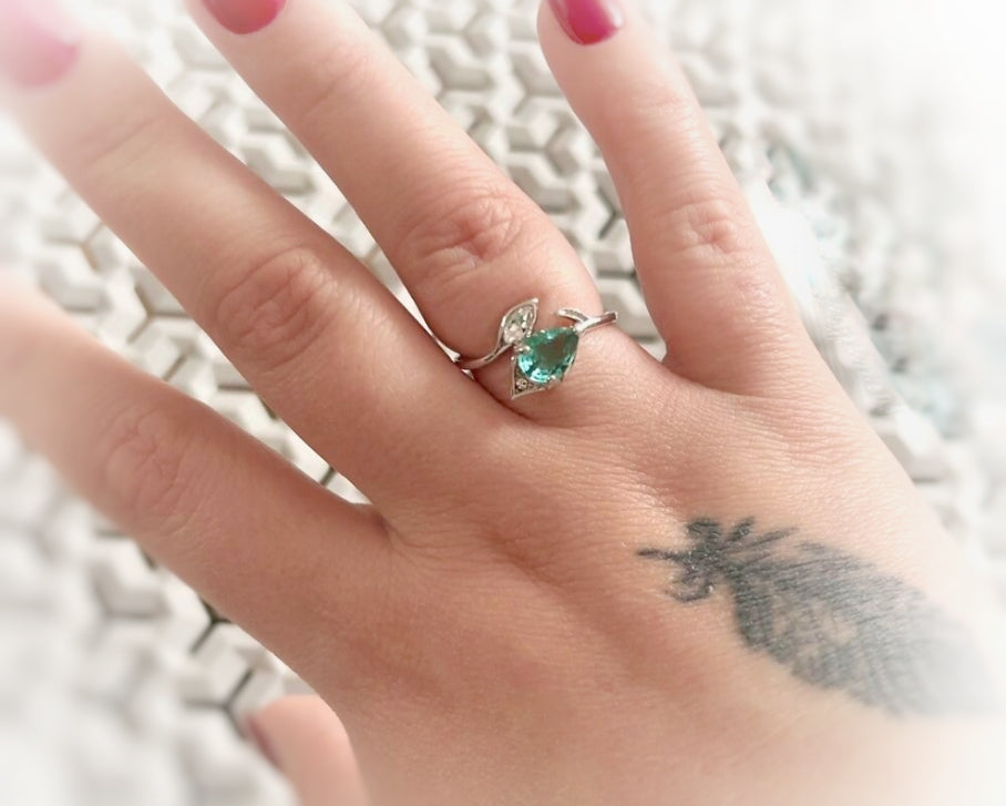 Emerald & Silver Leaf Ring | Size 9 - Velora