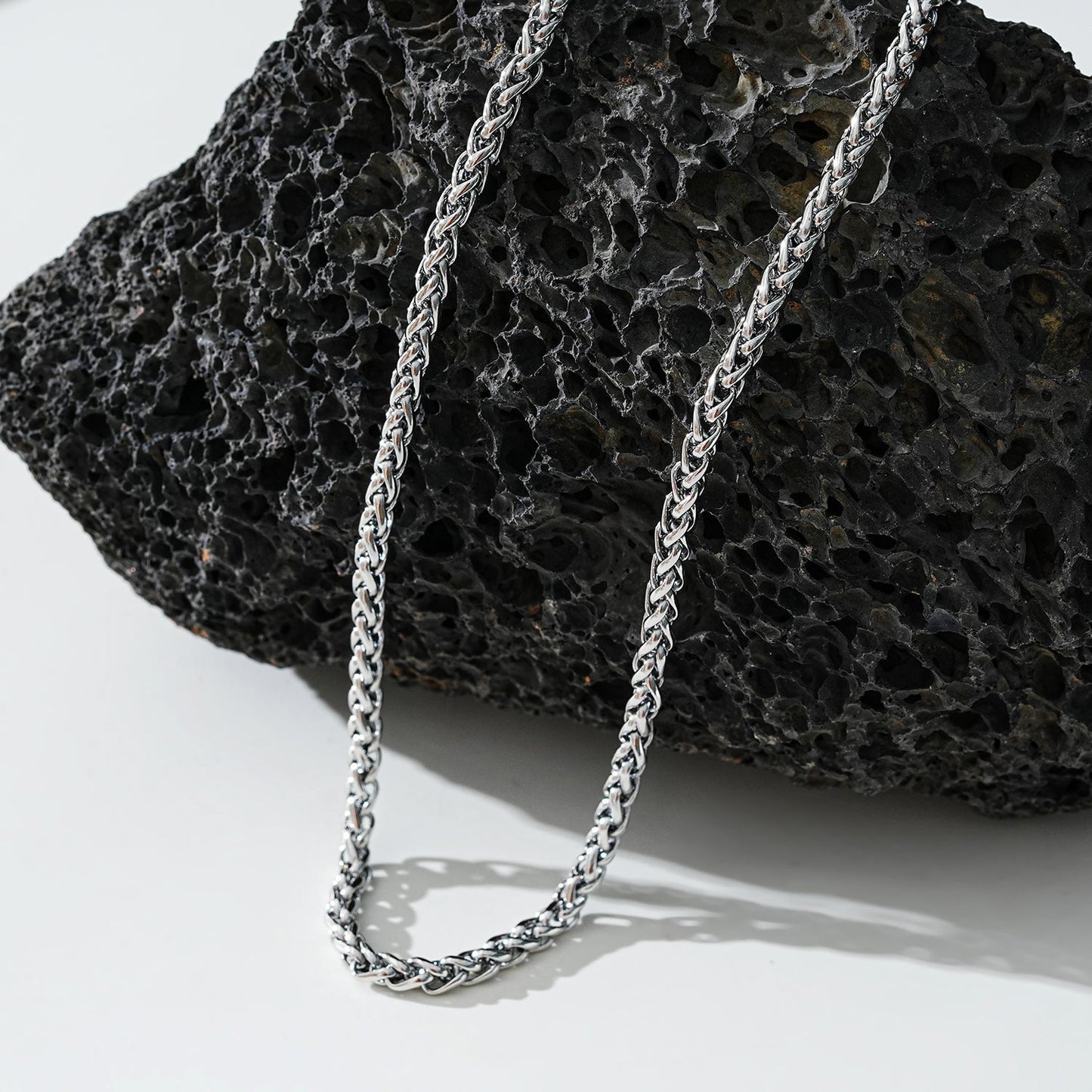 Style ALDGATE: Bold Elegance - Chunky Mid-Width Byzantine Chain Necklace in Silver. - Velora Luxury Fashion
