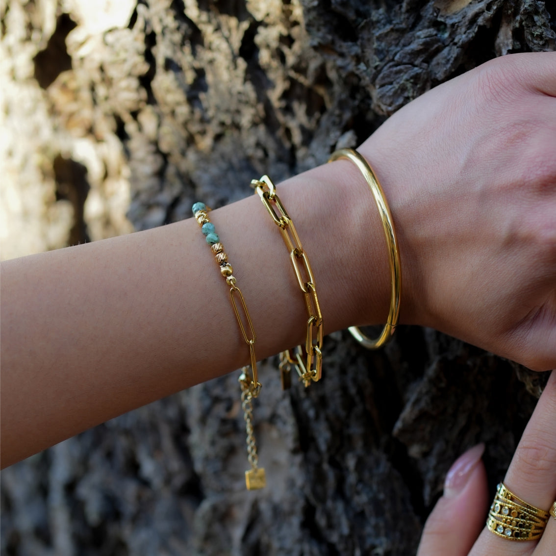 Style BARGARH: Classic Style Gold Bangle - Velora Luxury Fashion