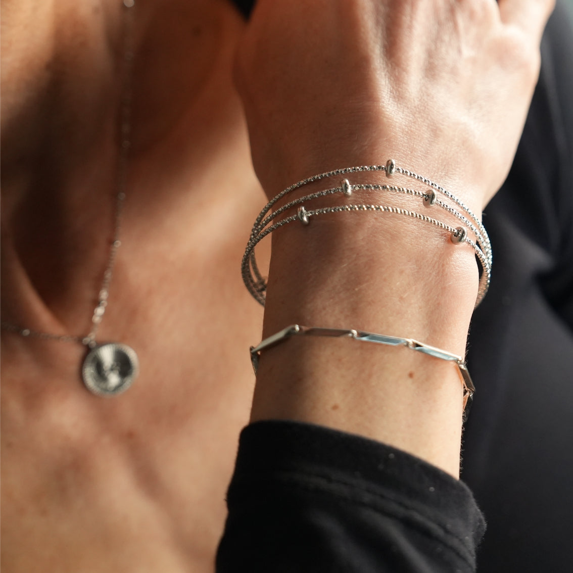 Style ITARSI Silver: Minimalist Geometric Shaped Beaded Chain Bracelet - Velora Luxury Fashion