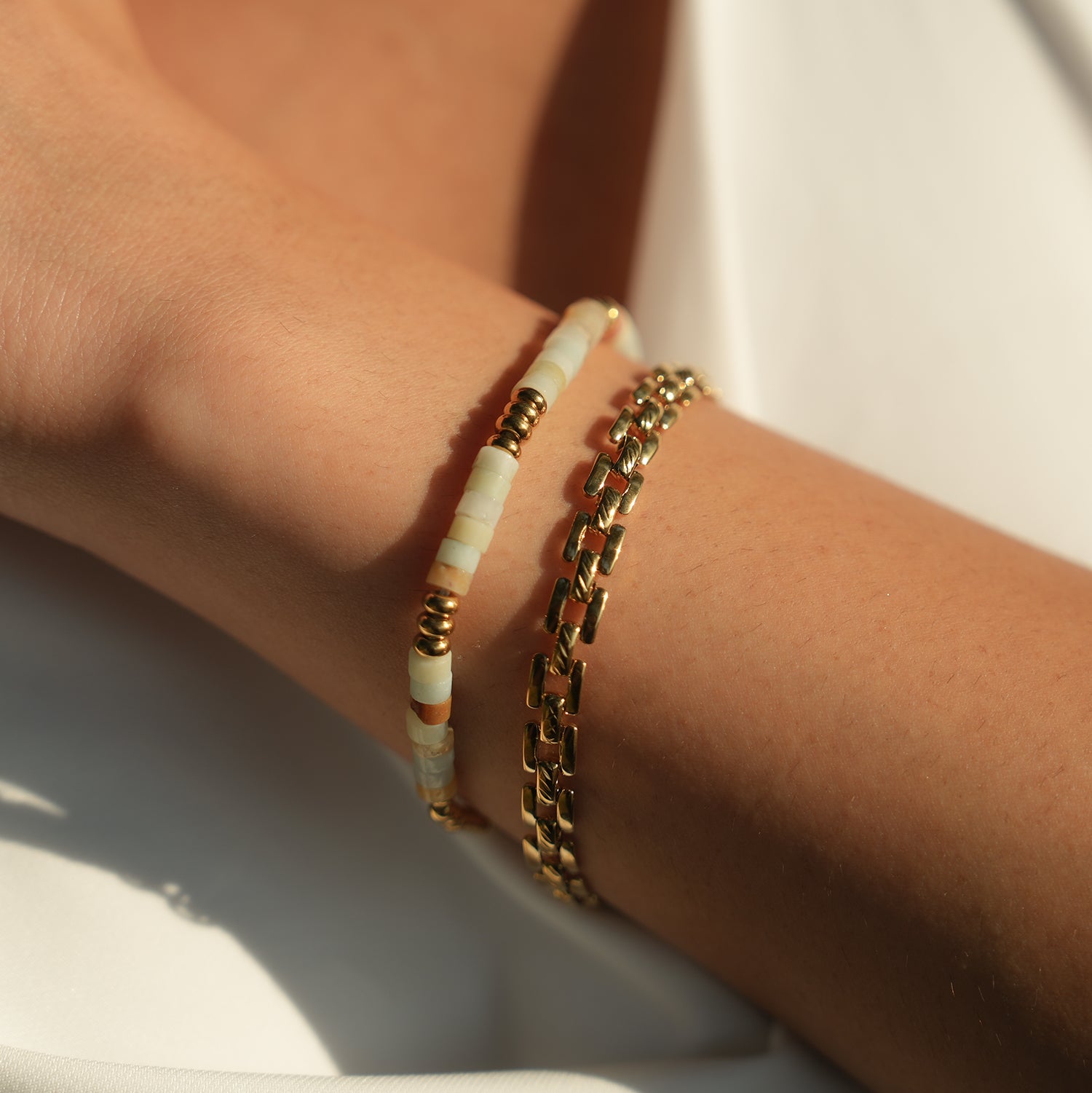 Style PROVINIA: Retro Watch Style Strap Bracelet in Gold - Velora Luxury Fashion