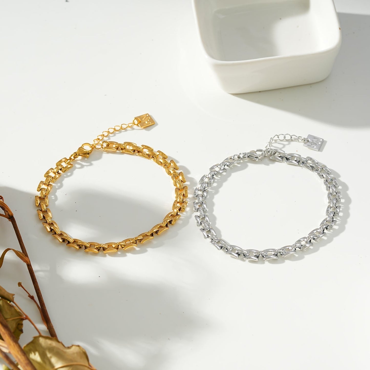 Style PROVINIA: Retro Watch Style Strap Bracelet in Gold - Velora Luxury Fashion