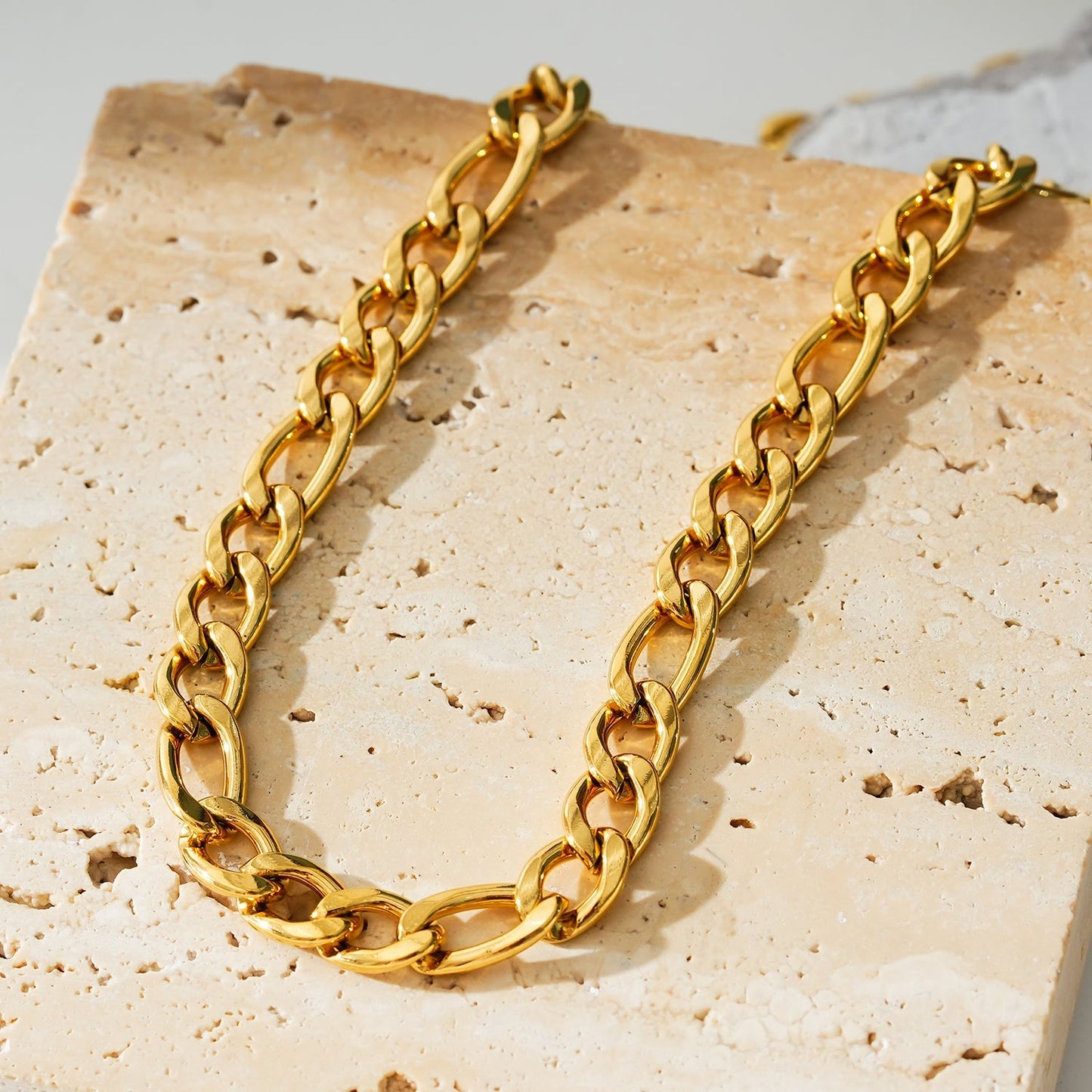 Style SUTTON: Cuban-Link Statement Chain Necklace in Gold - Velora Luxury Fashion