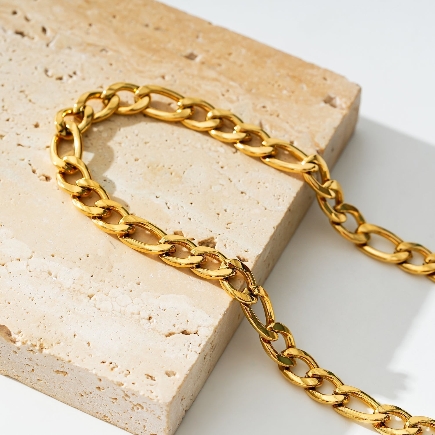 Style SUTTON: Cuban-Link Statement Chain Necklace in Gold - Velora Luxury Fashion