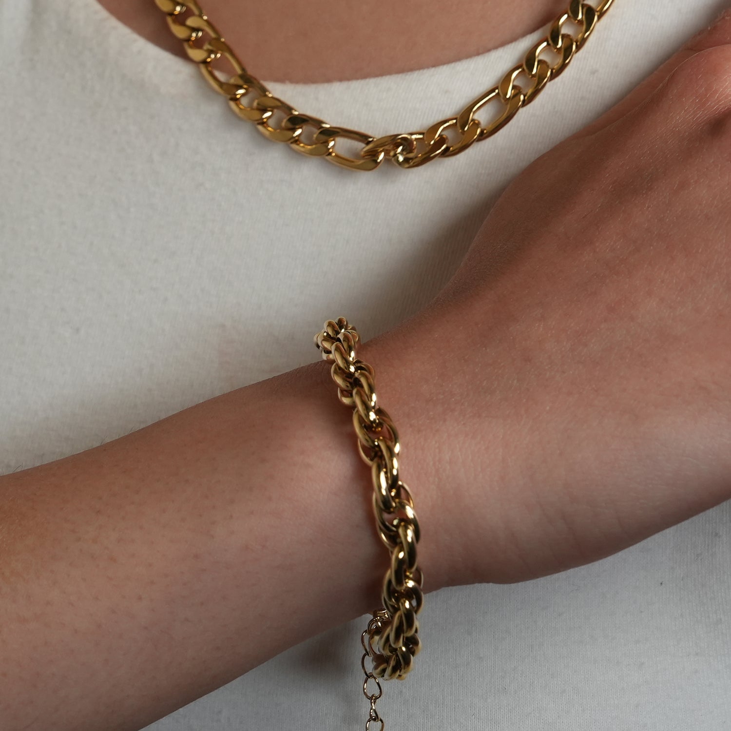 Style WANDSWORTH: Chunky Intricate Multi-Link Bracelet - Velora Luxury Fashion
