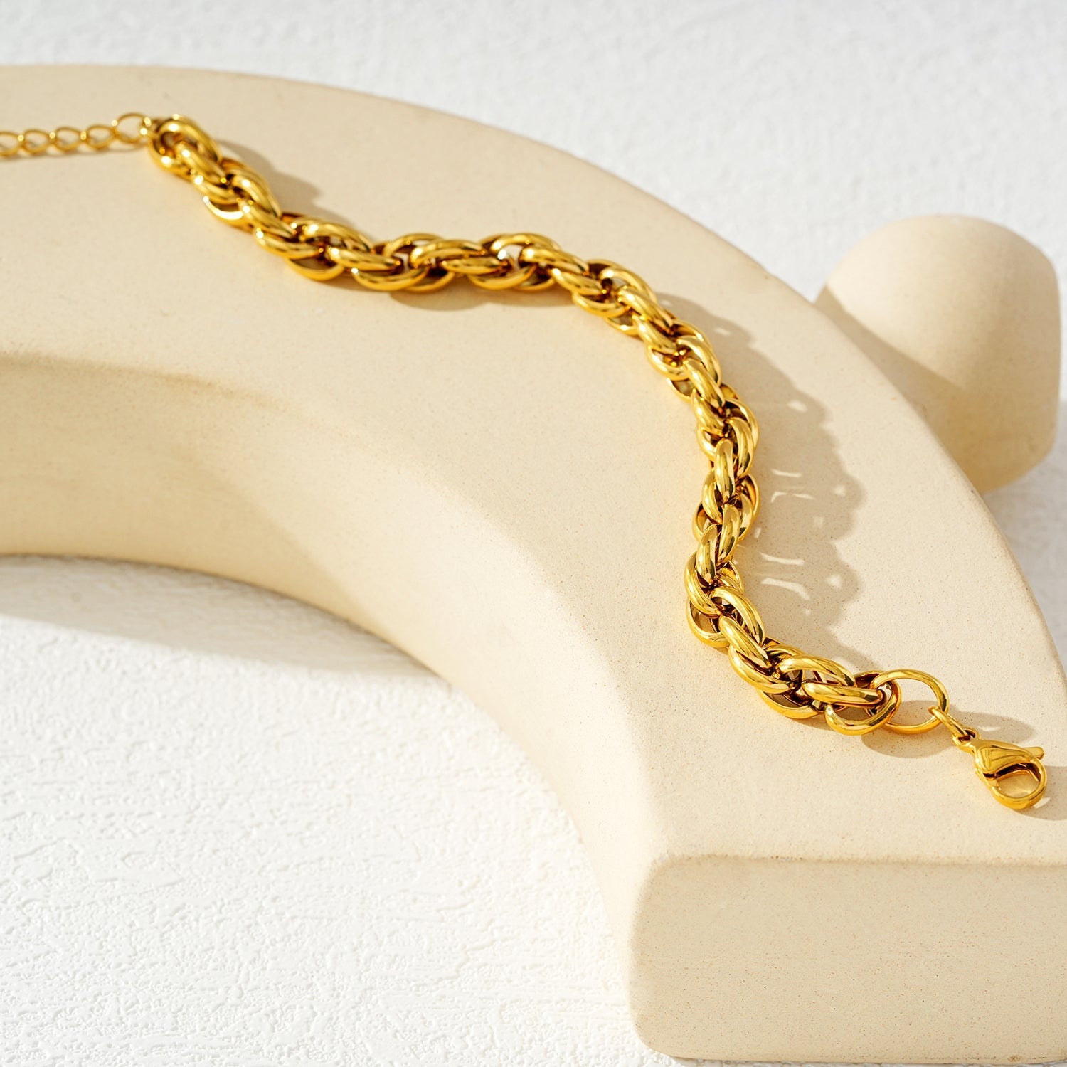 Style WANDSWORTH: Chunky Intricate Multi-Link Bracelet - Velora Luxury Fashion