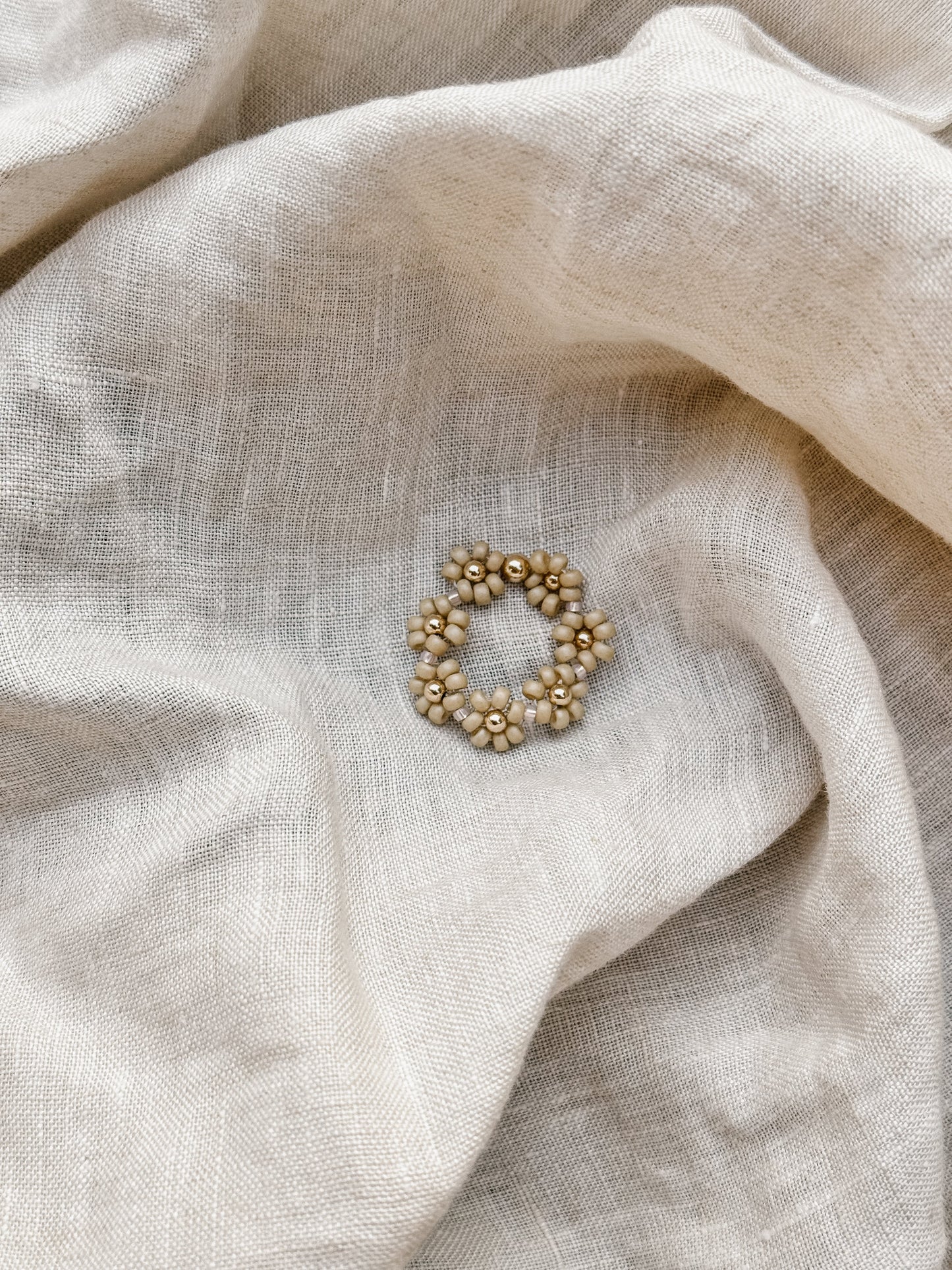 The Daisy Chain Ring Collection - Velora Luxury Fashion