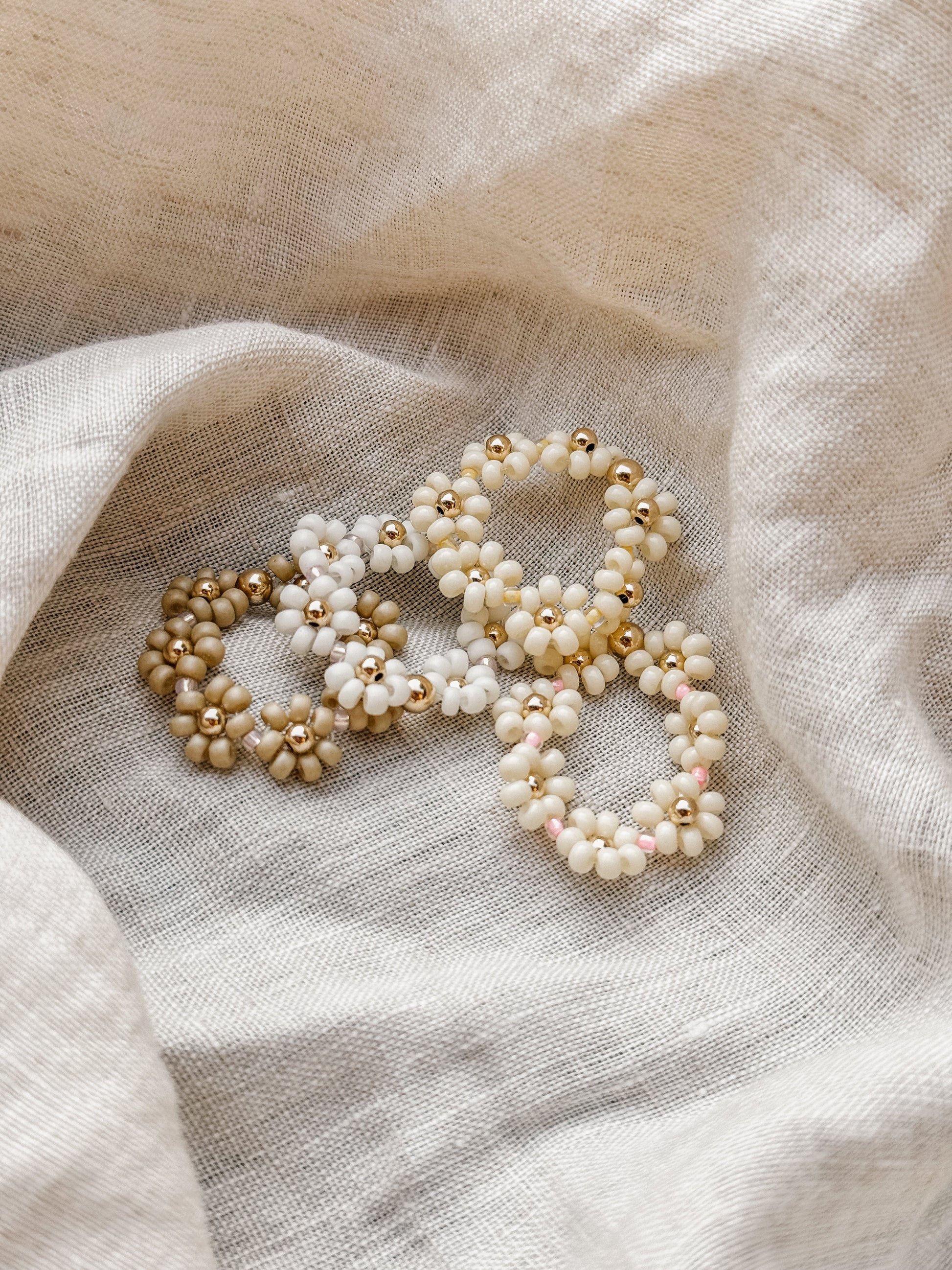 The Daisy Chain Ring Collection - Velora Luxury Fashion