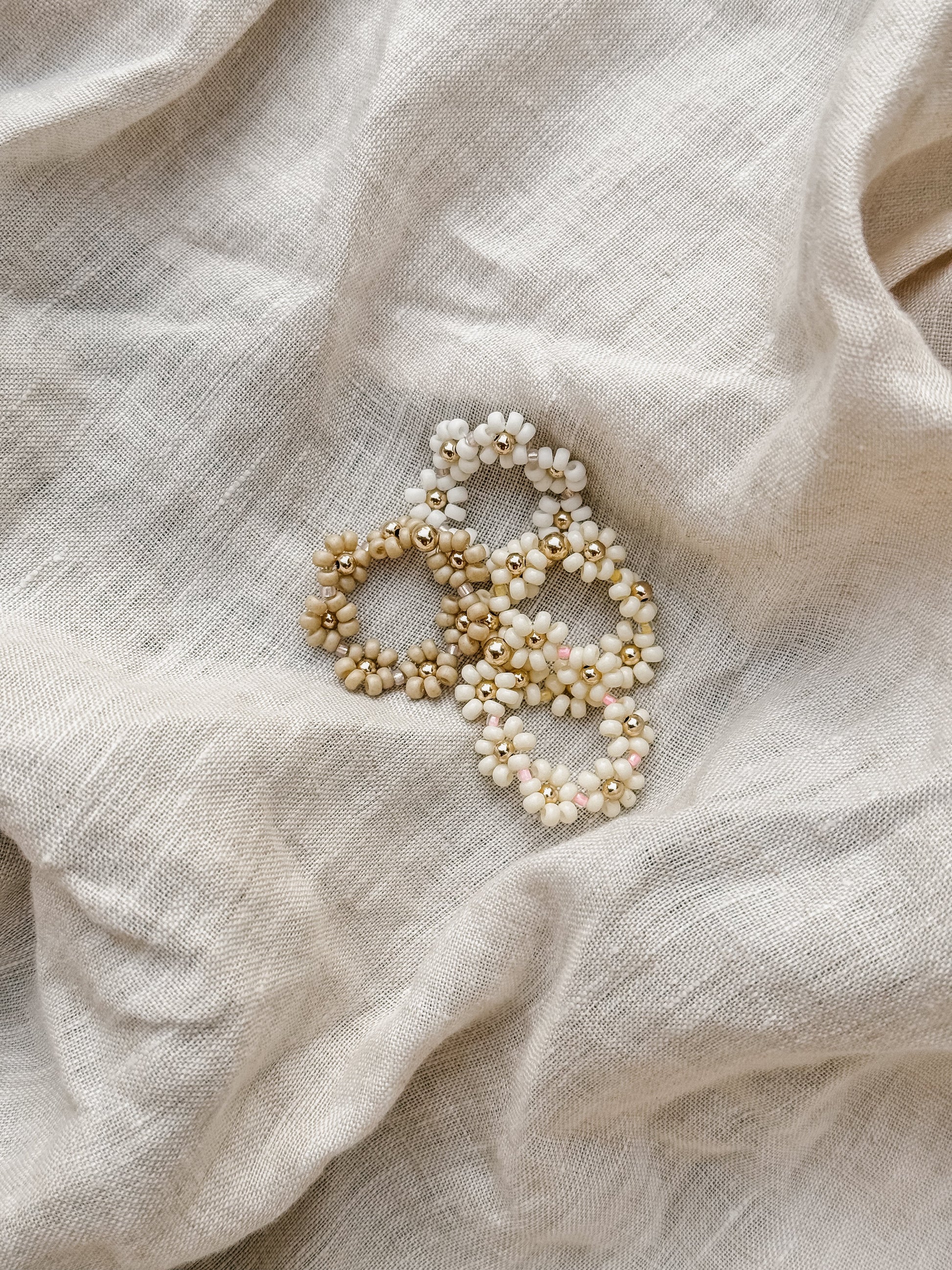 The Daisy Chain Ring Collection - Velora Luxury Fashion