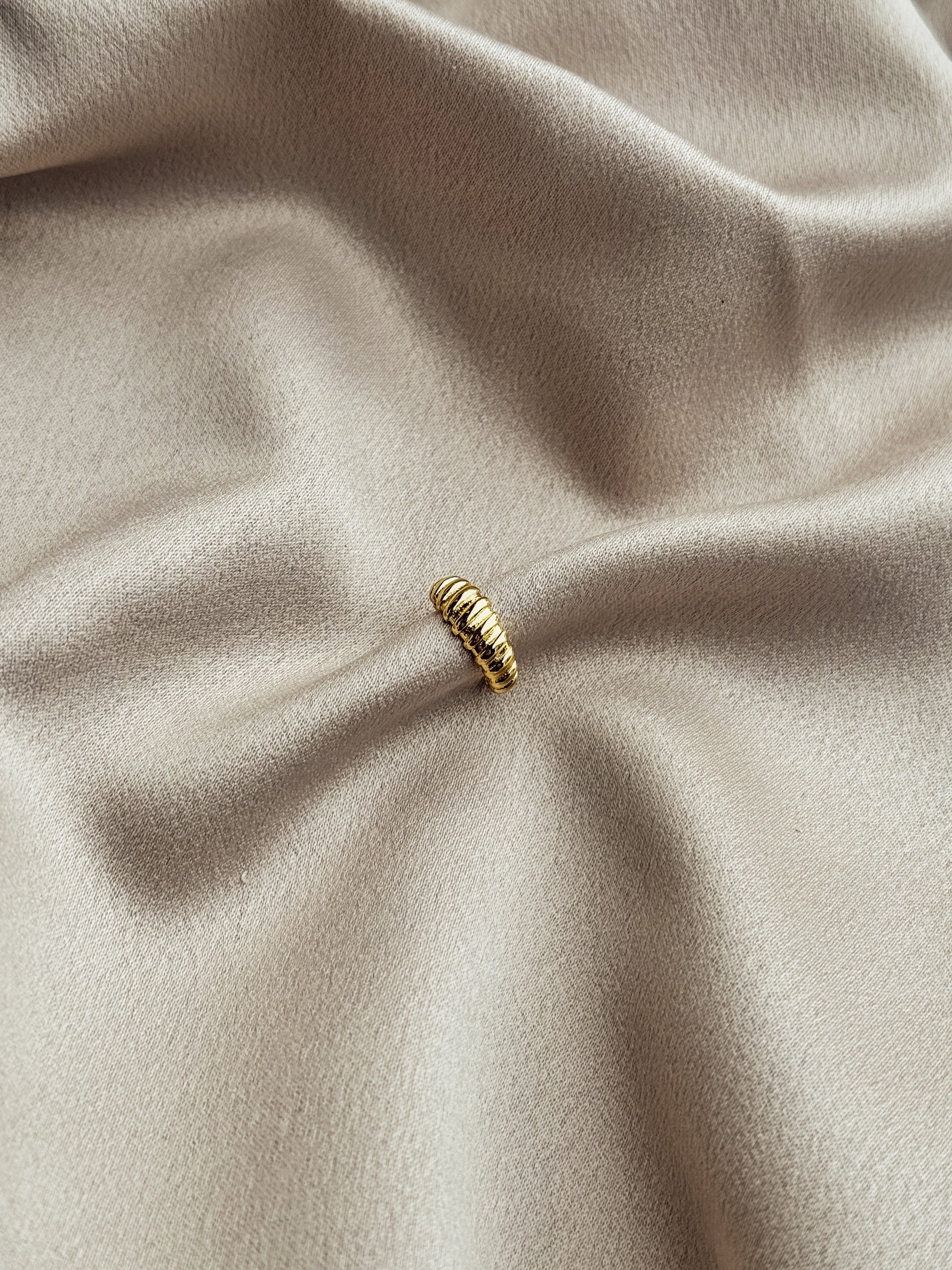 The Jane Ear Cuff - Velora Luxury Fashion