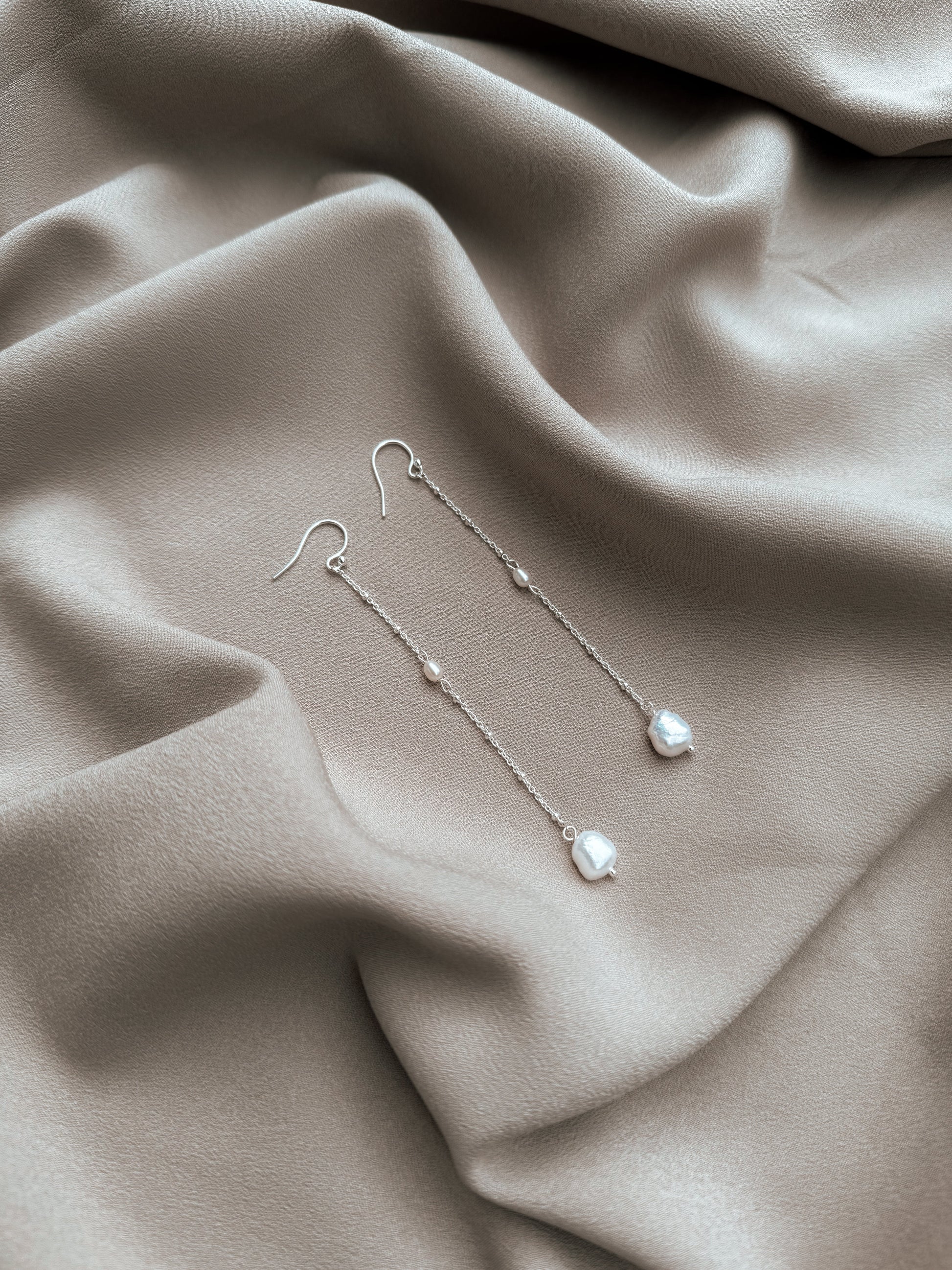 The Kate Drop Earrings - Velora Luxury Fashion