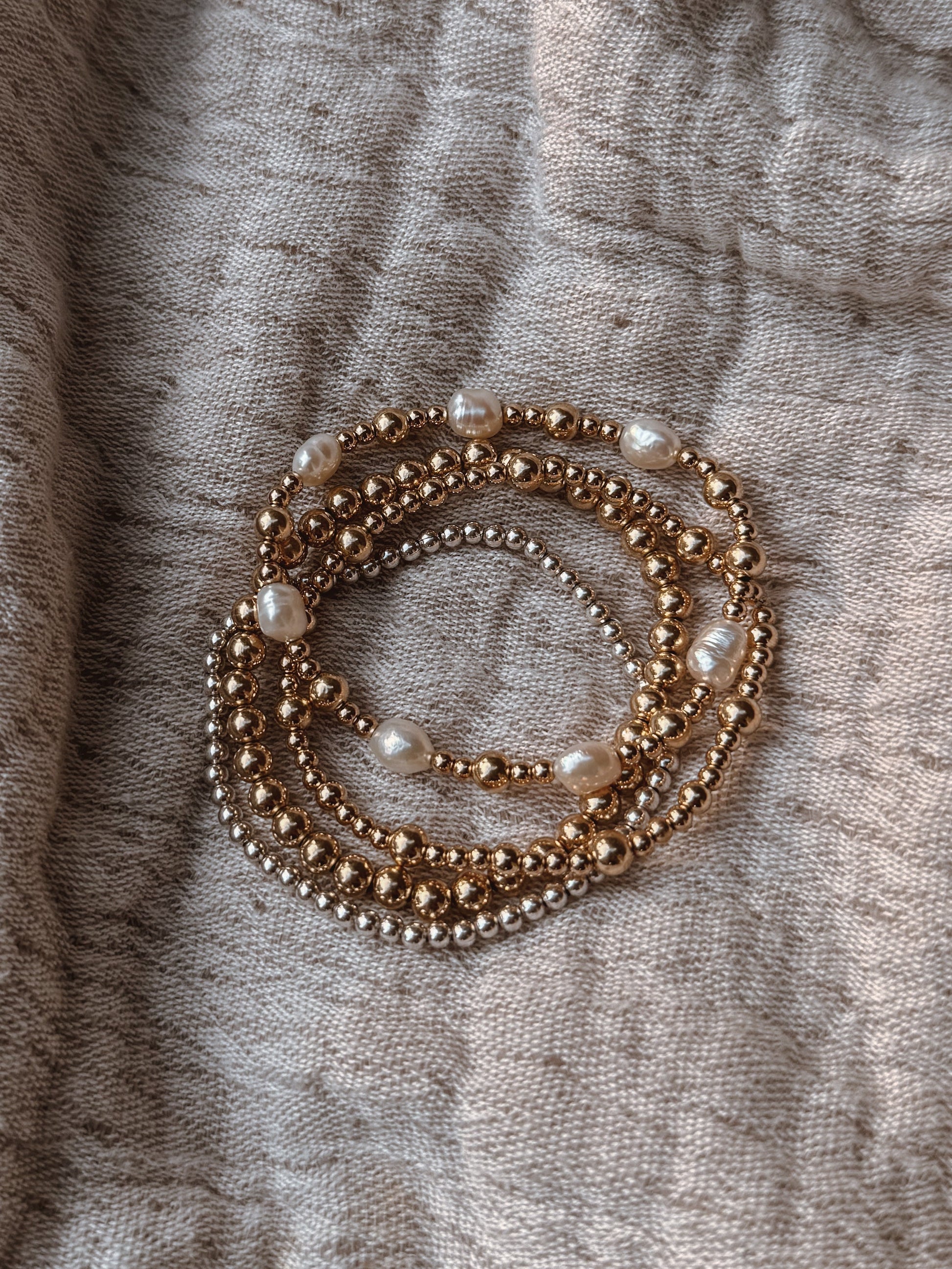 The Luxe Mixing Metals Bracelet Stack - Velora Luxury Fashion