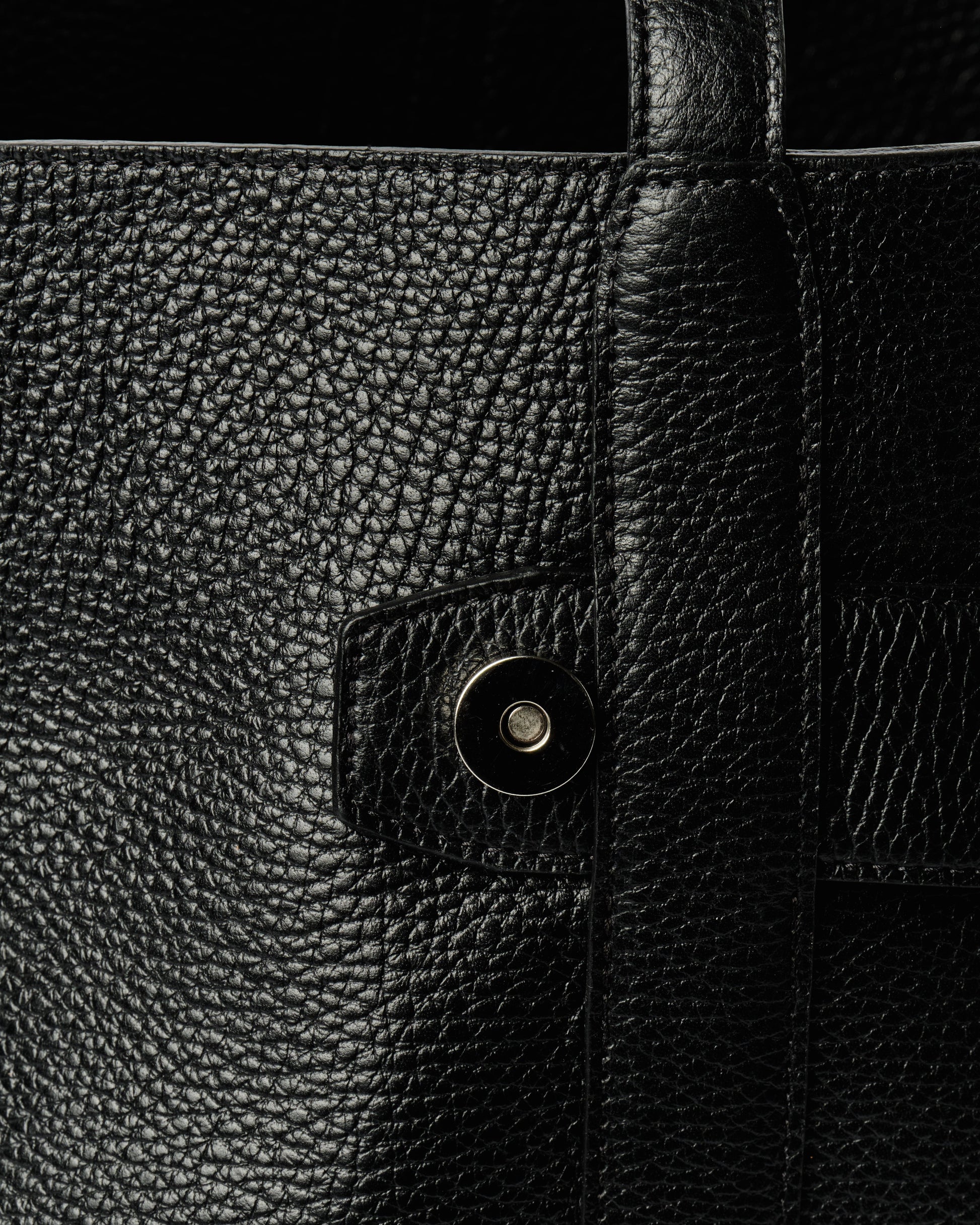 The Navona Bucket Bag in Black - Velora Luxury Fashion