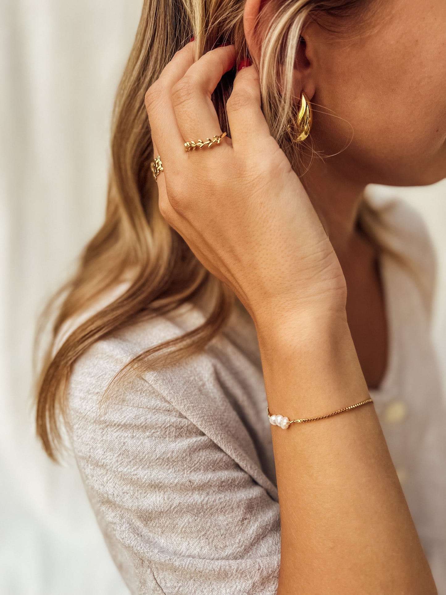 The Oak Bay Bracelet - Velora Luxury Fashion