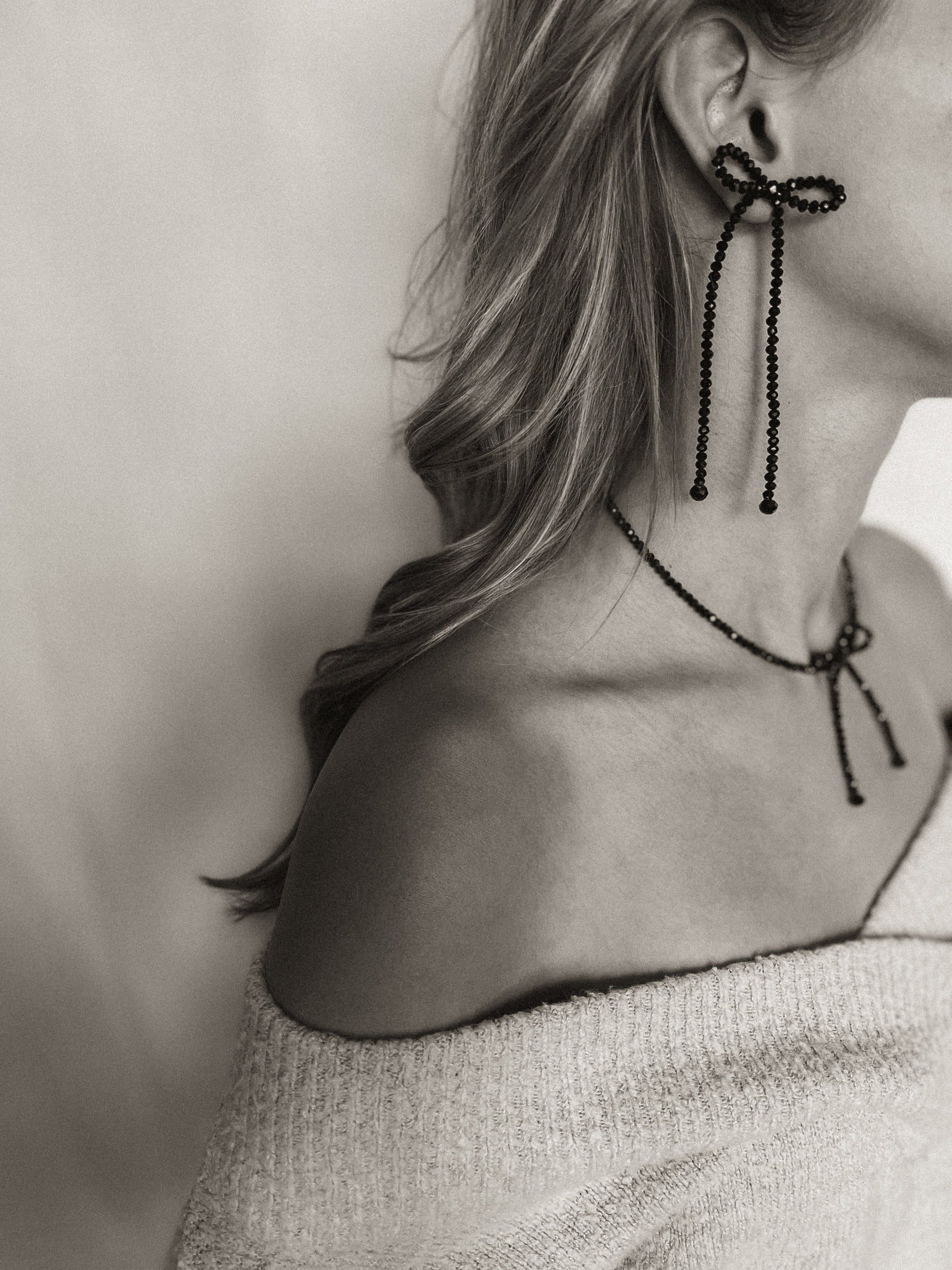 The Sasha Bow Necklace - Velora Luxury Fashion