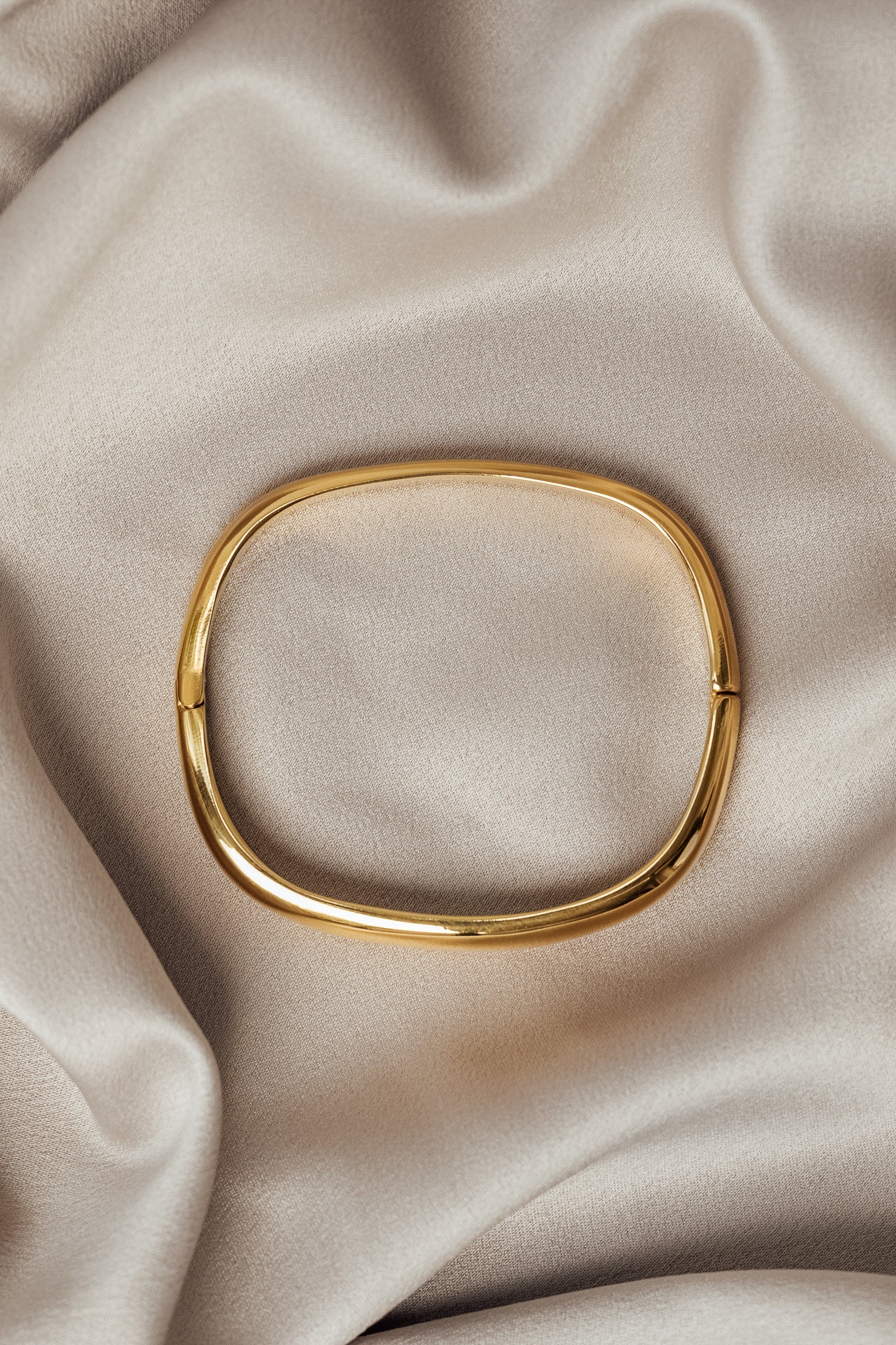 The Vera Bangle - Velora Luxury Fashion