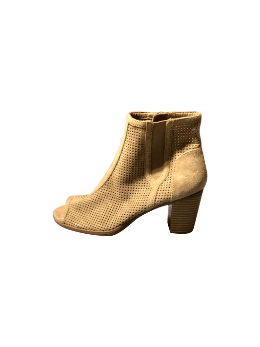 UNBRANDED Heels in Brown  -  7.5 Koop