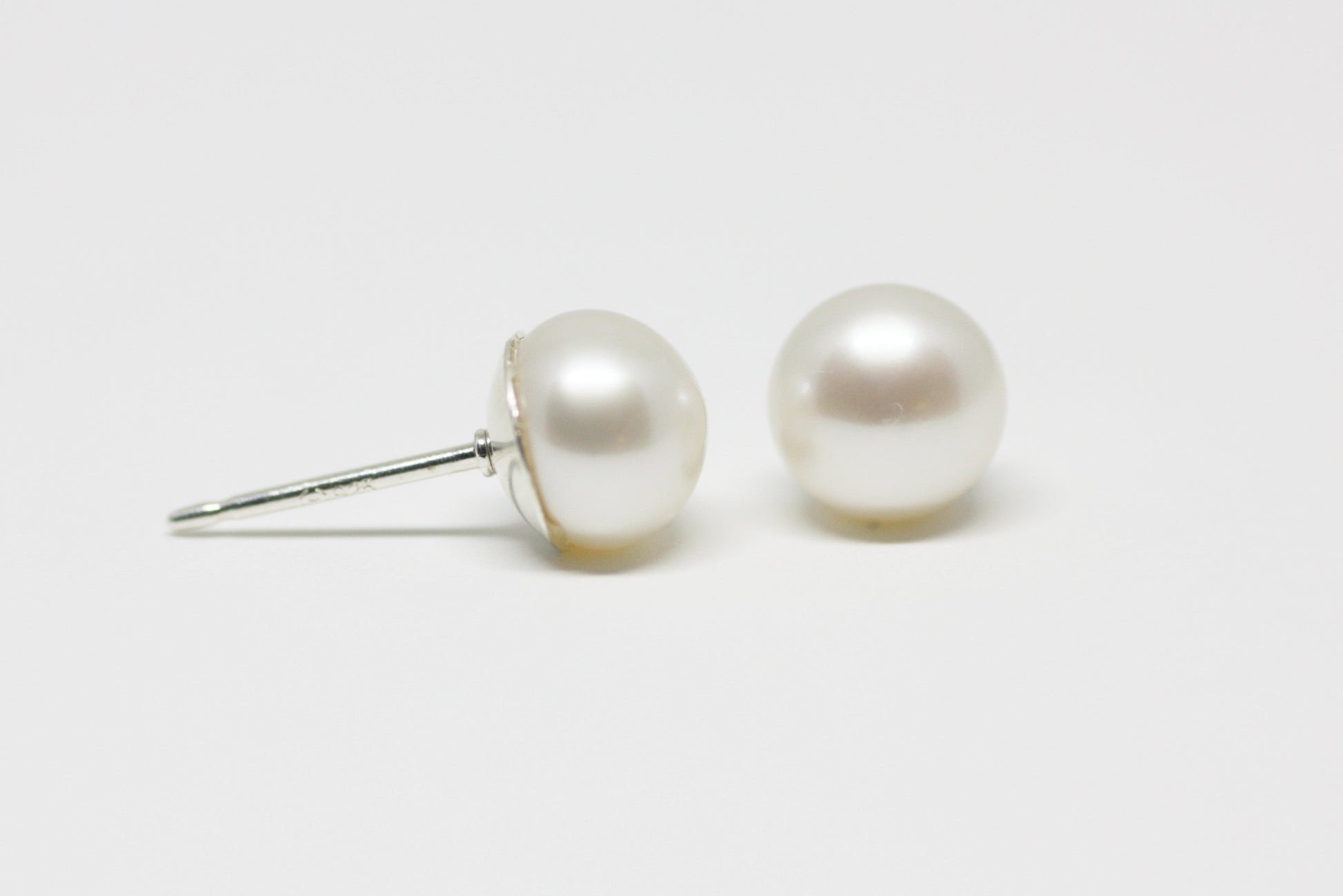 White Pearl Stud Earrings 6.5-7mm - Velora Luxury Fashion