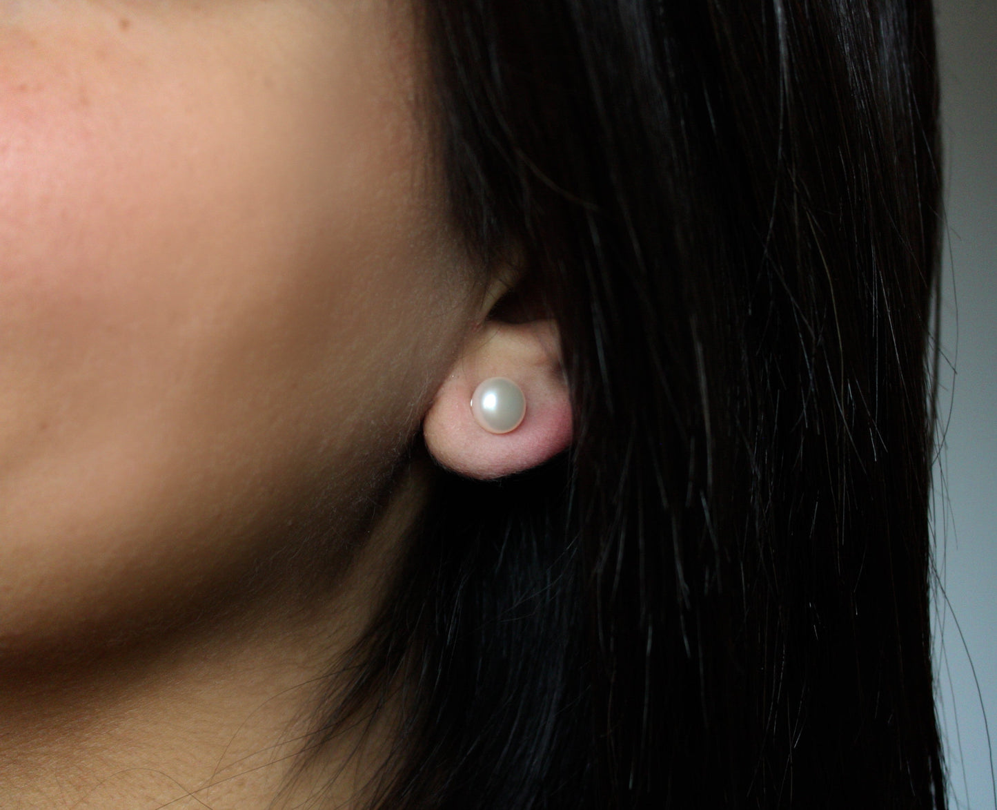 White Pearl Stud Earrings 6.5-7mm - Velora Luxury Fashion