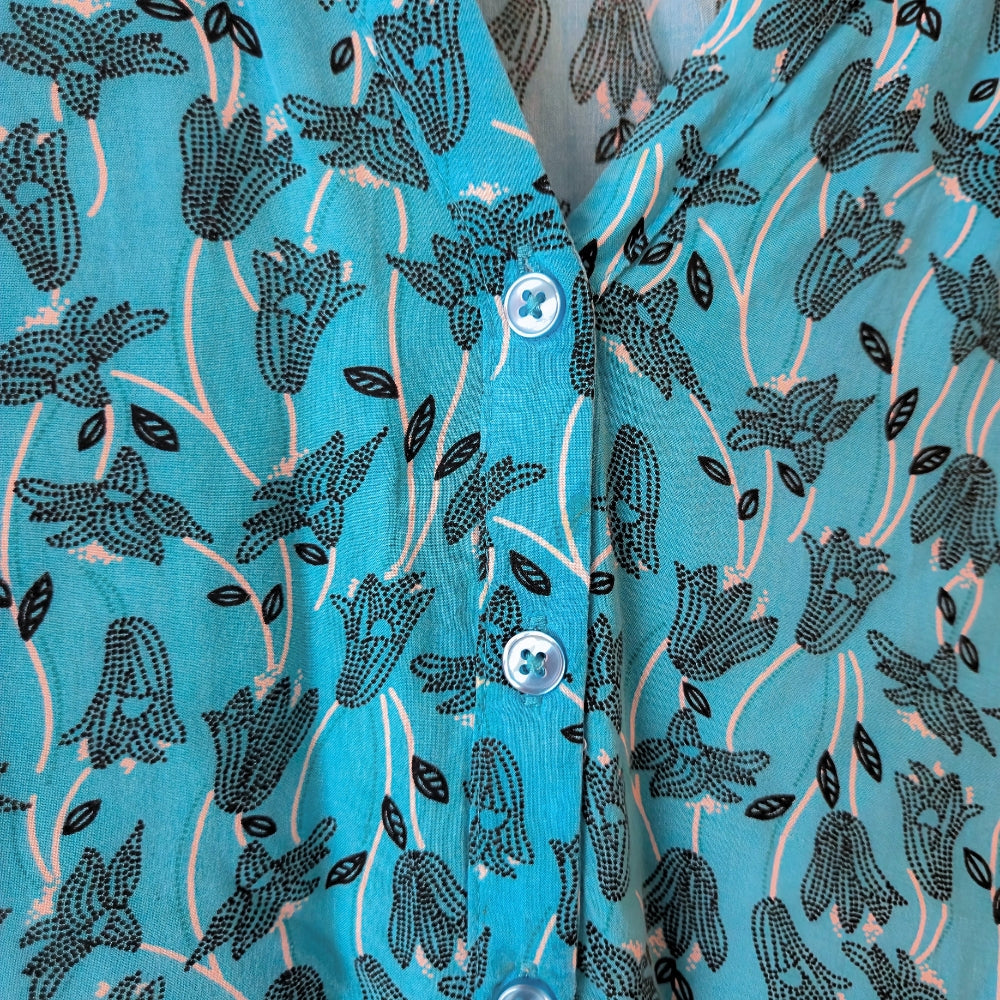 Women's Northern Reflections Blue Floral Button-Up Sleeveless Blouse [XL] - Velora Luxury Fashion