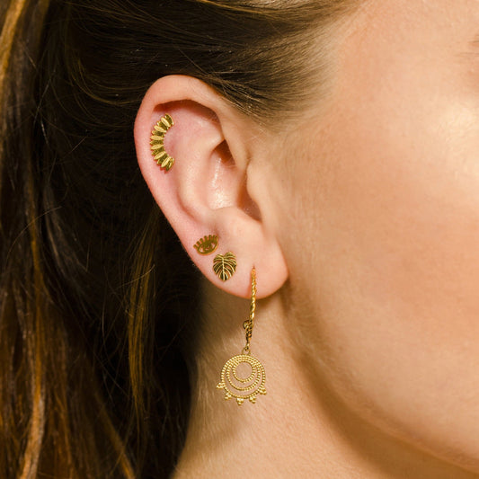 ZOEY: Curved Shaped Leaf Patterned Stud Earrings - Velora Luxury Fashion