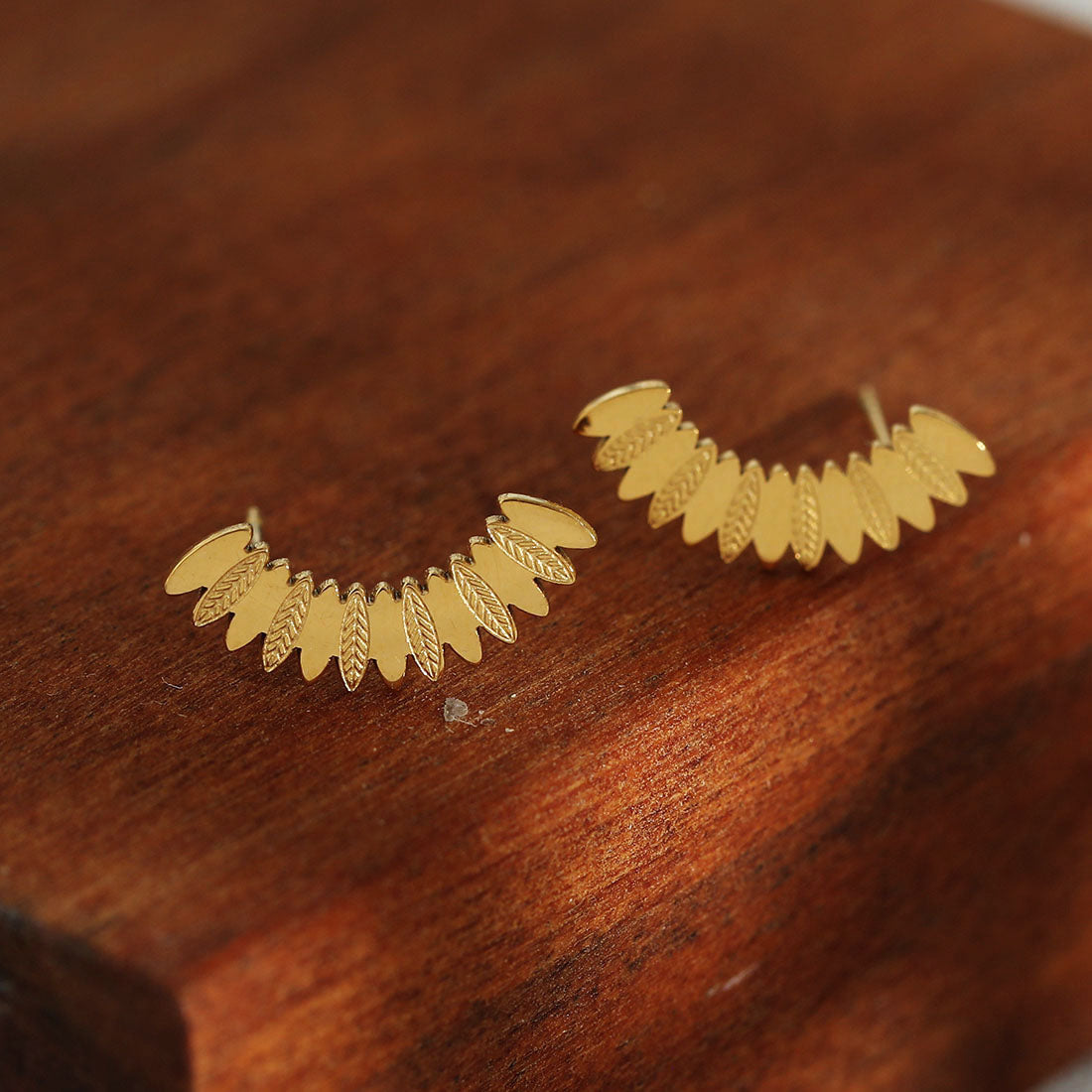 ZOEY: Curved Shaped Leaf Patterned Stud Earrings - Velora Luxury Fashion