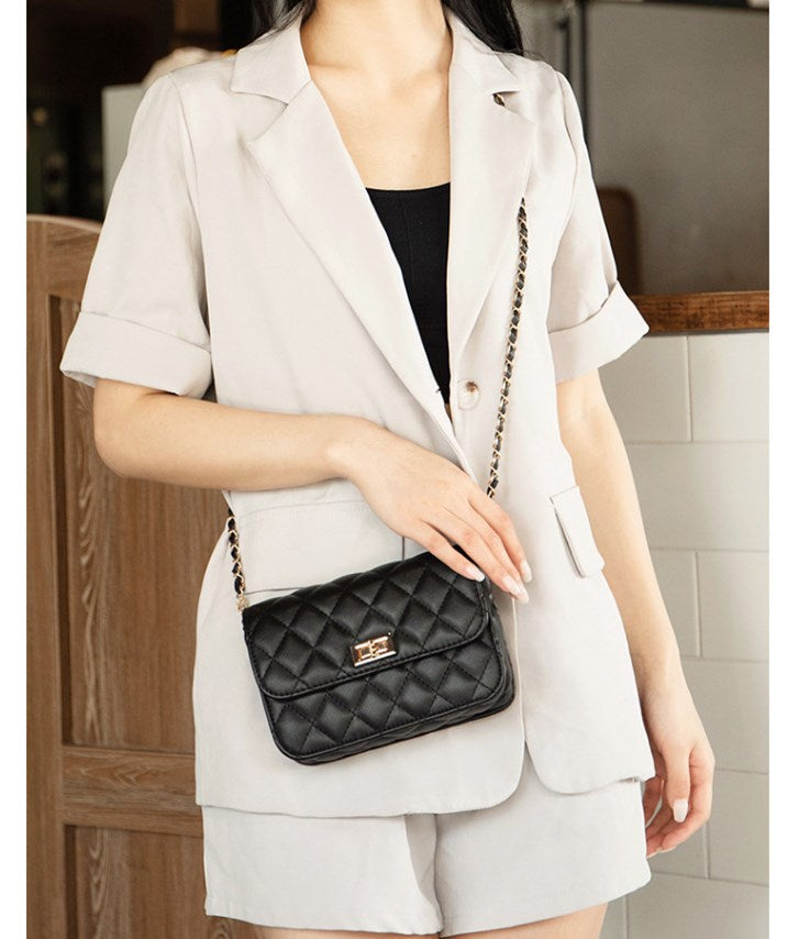 Chanel-Style Crossbody Bag with Quilted Chain Design