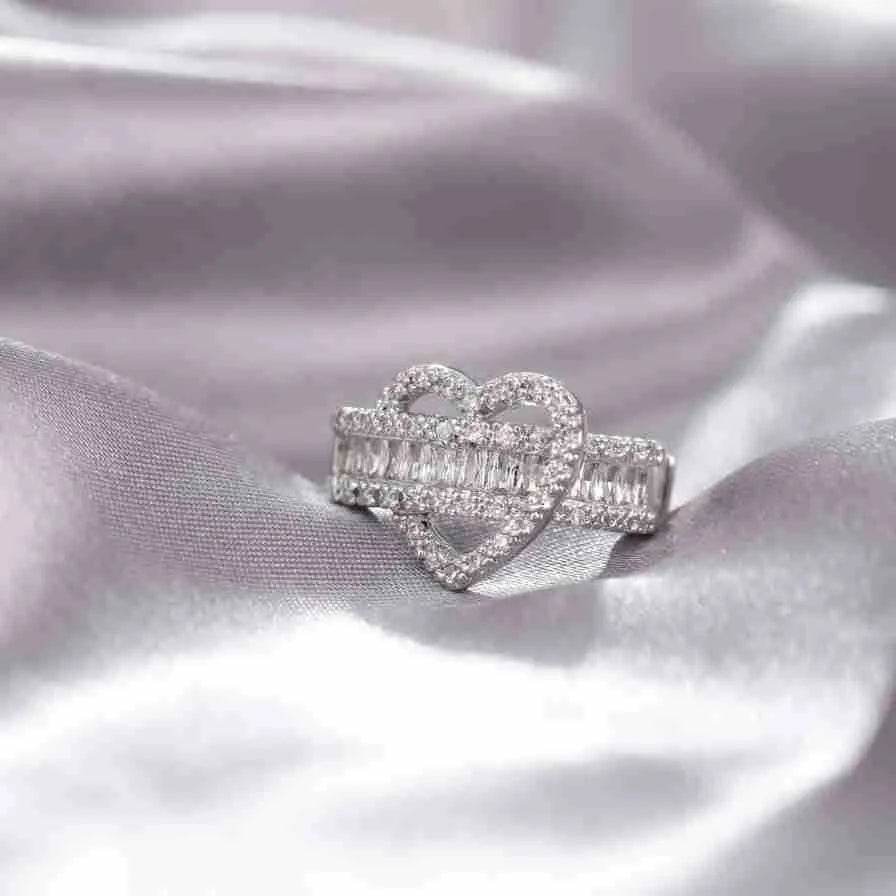 Niche Opening Adjustable Non-fading Cross Ring - Velora