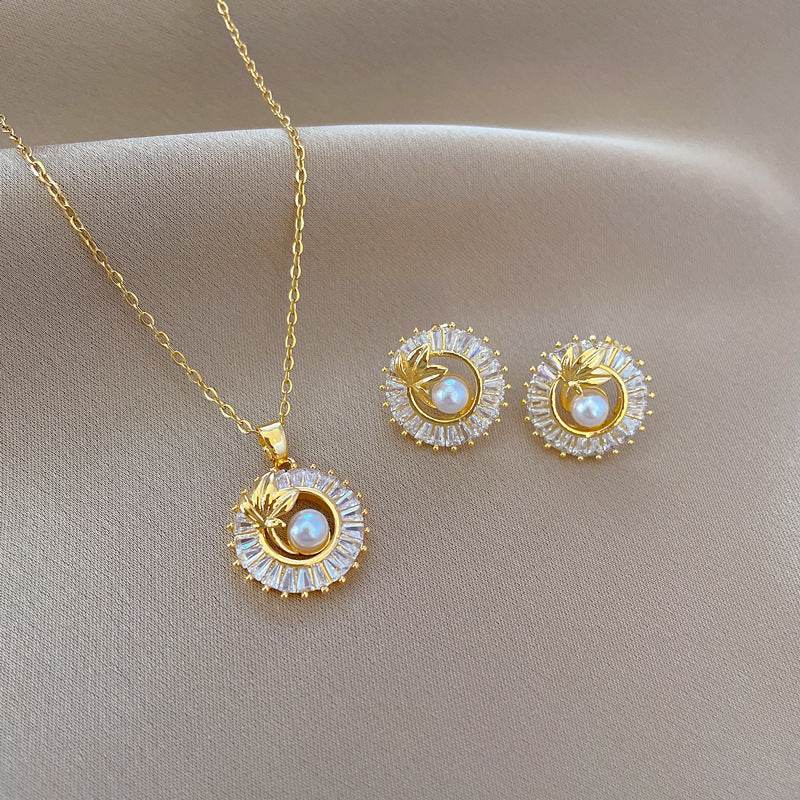 Fashion Jewelry Square Full Diamond Personalized Round Ring Leaves Necklace And Earrings Suite - Velora