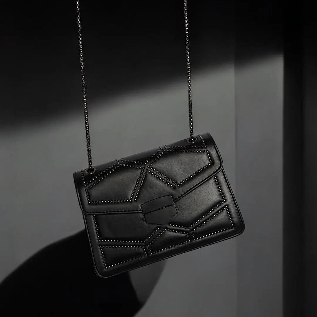 Elegant Aura Crossbody Bag – Chic Chain Strap & Luxurious Leather | Rotta - Velora