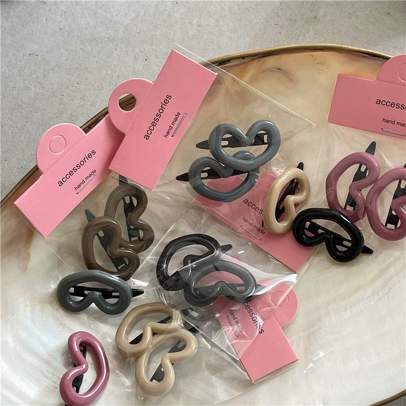 Girl's Love Side Bang Clip Frog Buckle Word Clip Fashion Color Plastic Hairpin A Pair Of Hairclips - Velora
