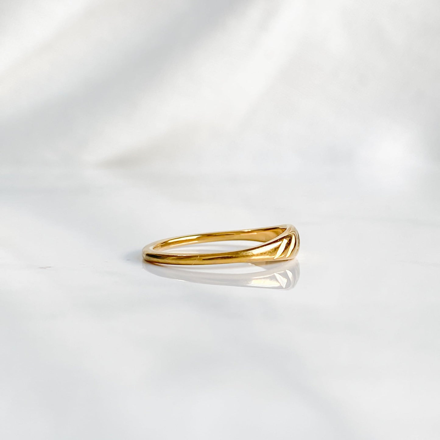 Bague dorée pour femmes en acier inoxydable plaqué or 18K | CÉRÈS