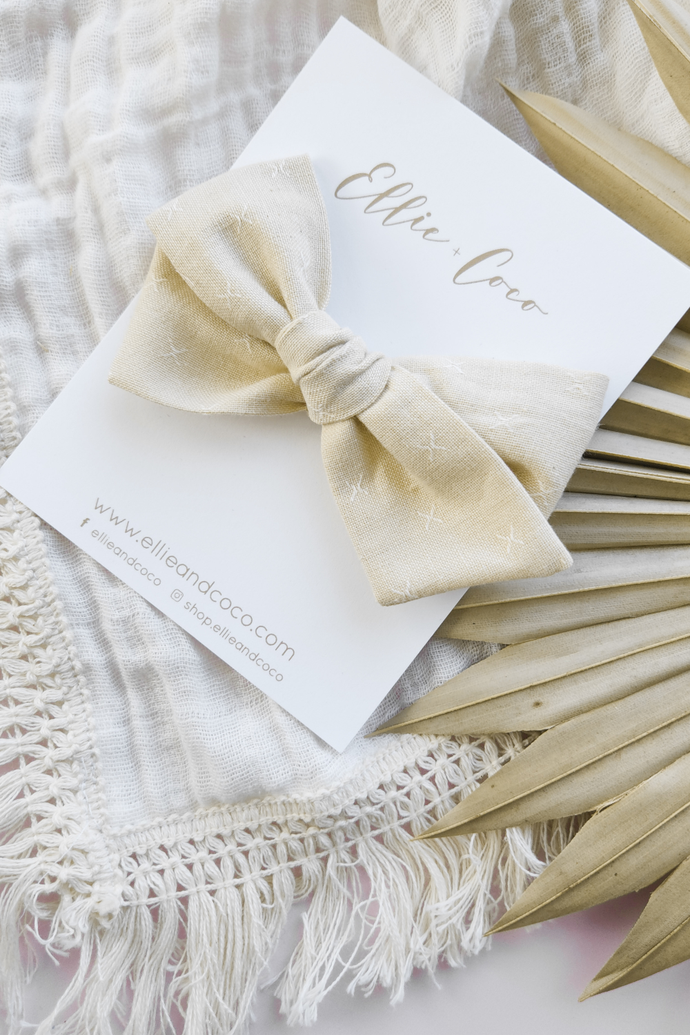 X's Oversize Bow | Oat - Velora