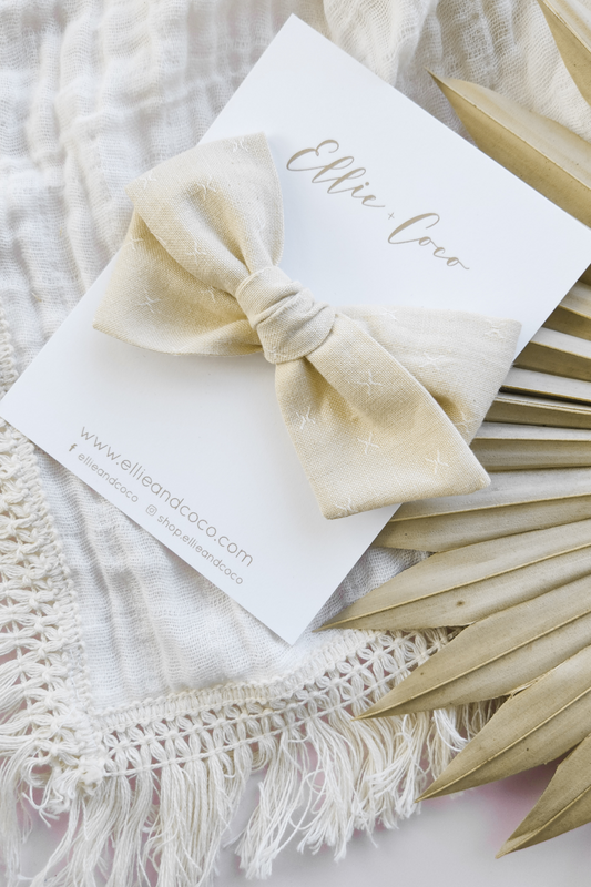 X's Oversize Bow | Oat - Velora