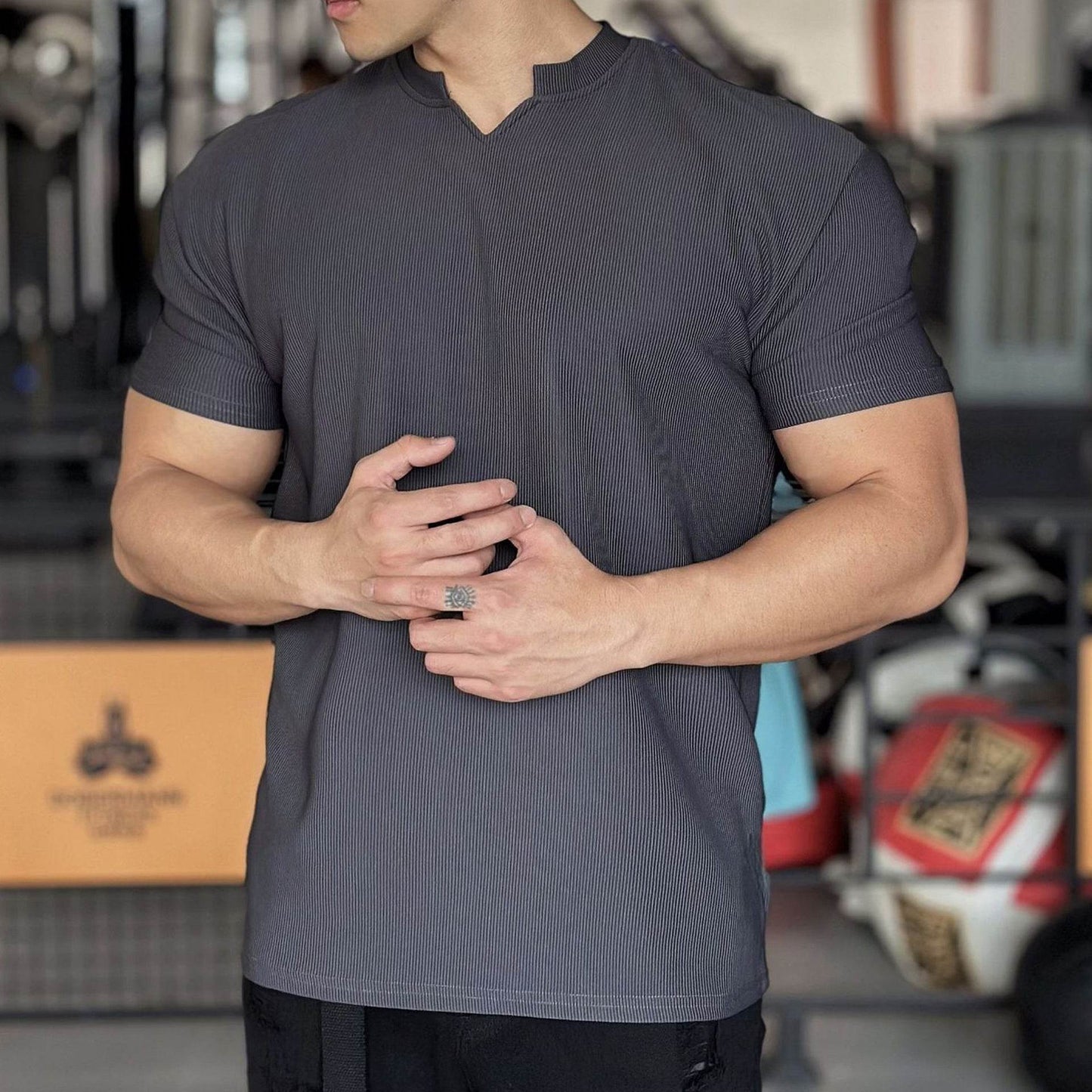 Anti Wrinkle Men Short Sleeve Active wear T-shirt for Workout Gym trainings - Velora