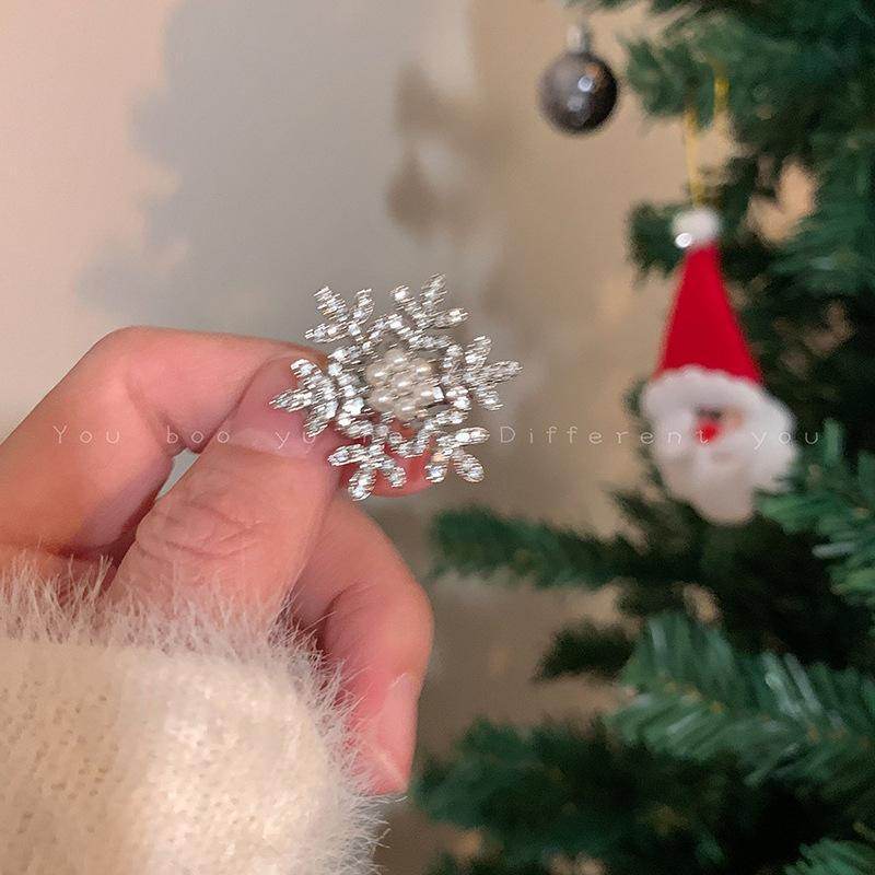 Cyrstal Snowflake Pearl Hair Clip Winter Girls Small Sweet Bobby Pins Women Fashion Retro Flower Hairside Headwear Accessories Hair Jewelry - Velora