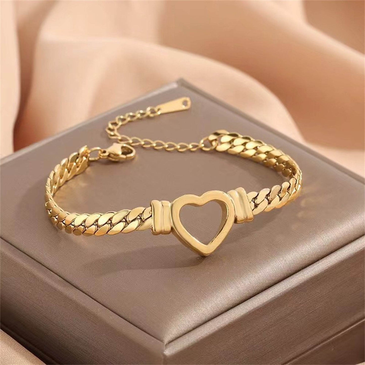 Personalized Love Chain Necklace Bracelet For Women Fashion Titanium Steel Non-fading Clavicle Chain Jewelry - Velora